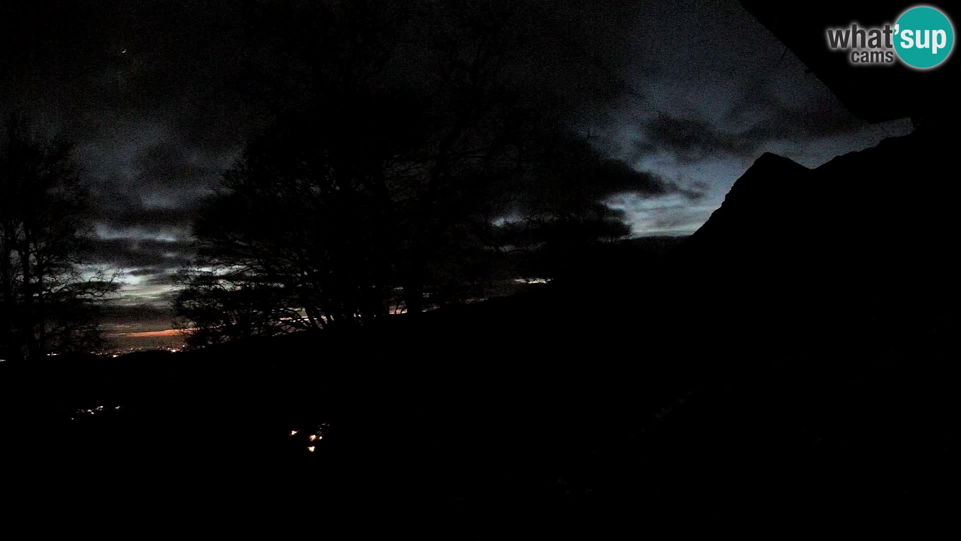 Planina Razor Bergütte Webcam (1315) | Blick auf Tolminski Migovec