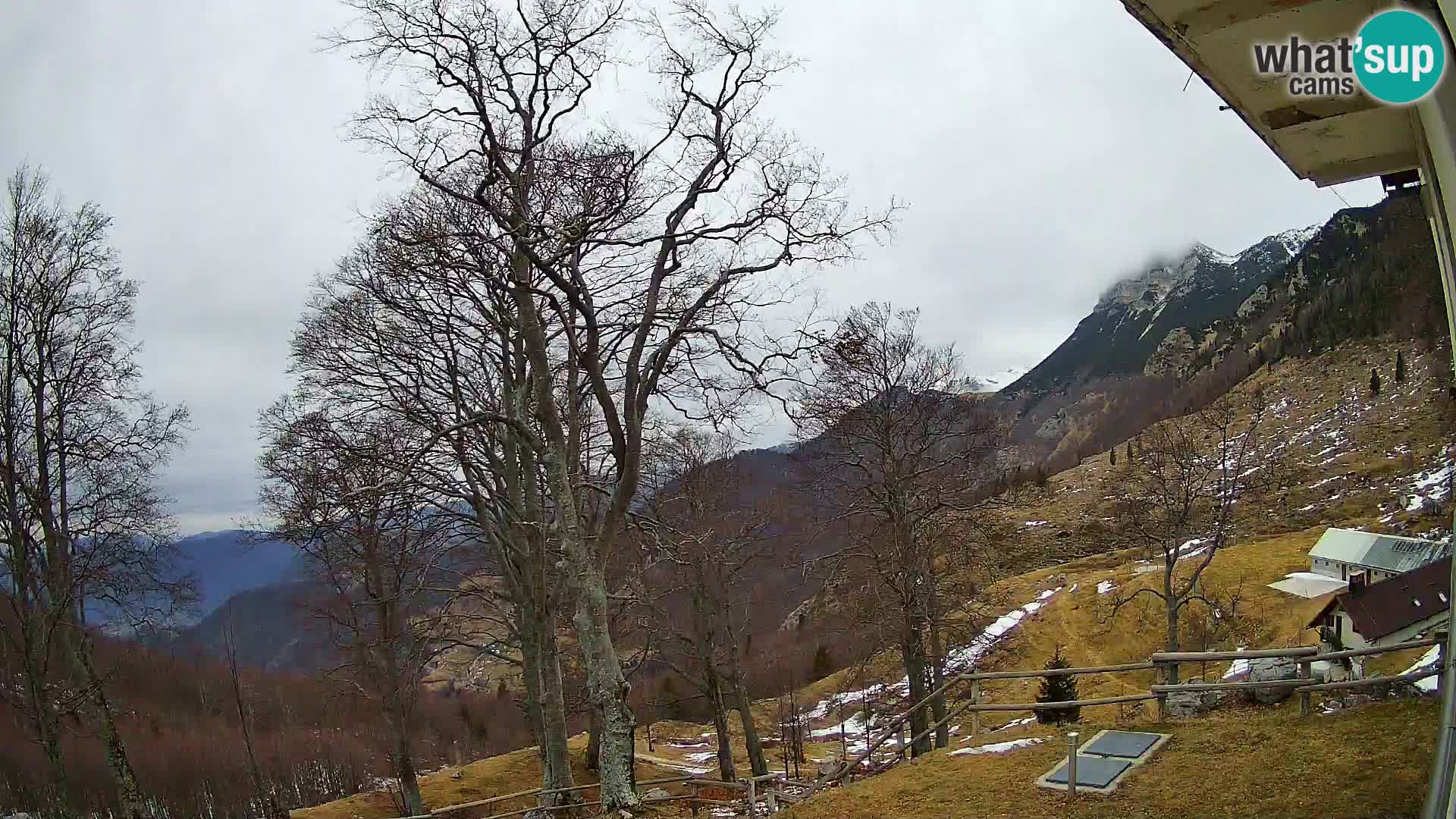 Planinarski dom na planini Razor (1315) | Pogled na Tolminski Migovec