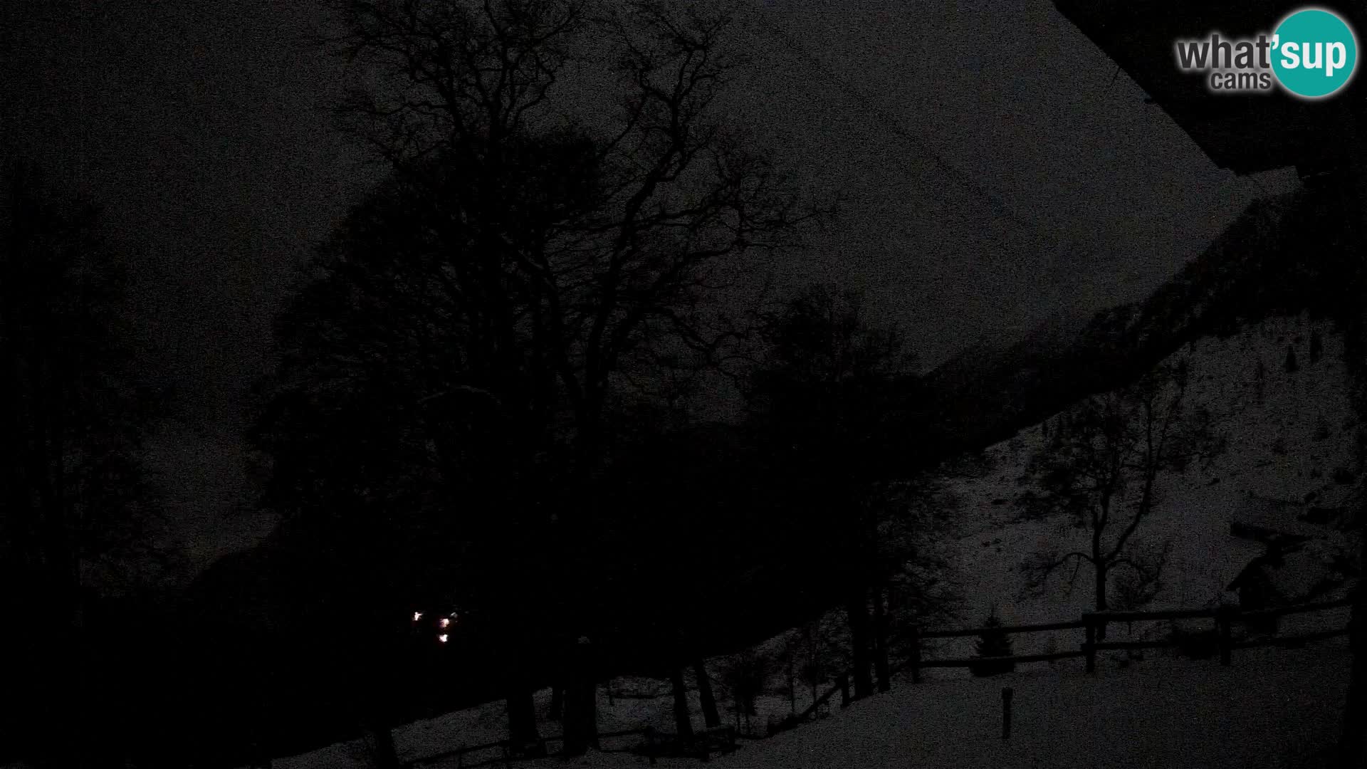 Refuge de la montagne Planina Razor caméra en direct (1315) | vue sur Tolminski Migovec