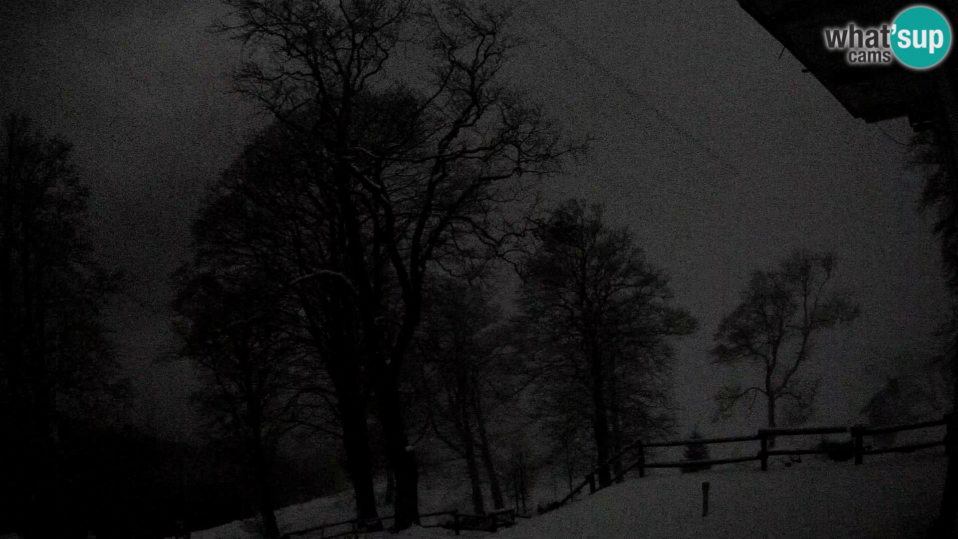 Planinarski dom na planini Razor (1315) | Pogled na Tolminski Migovec