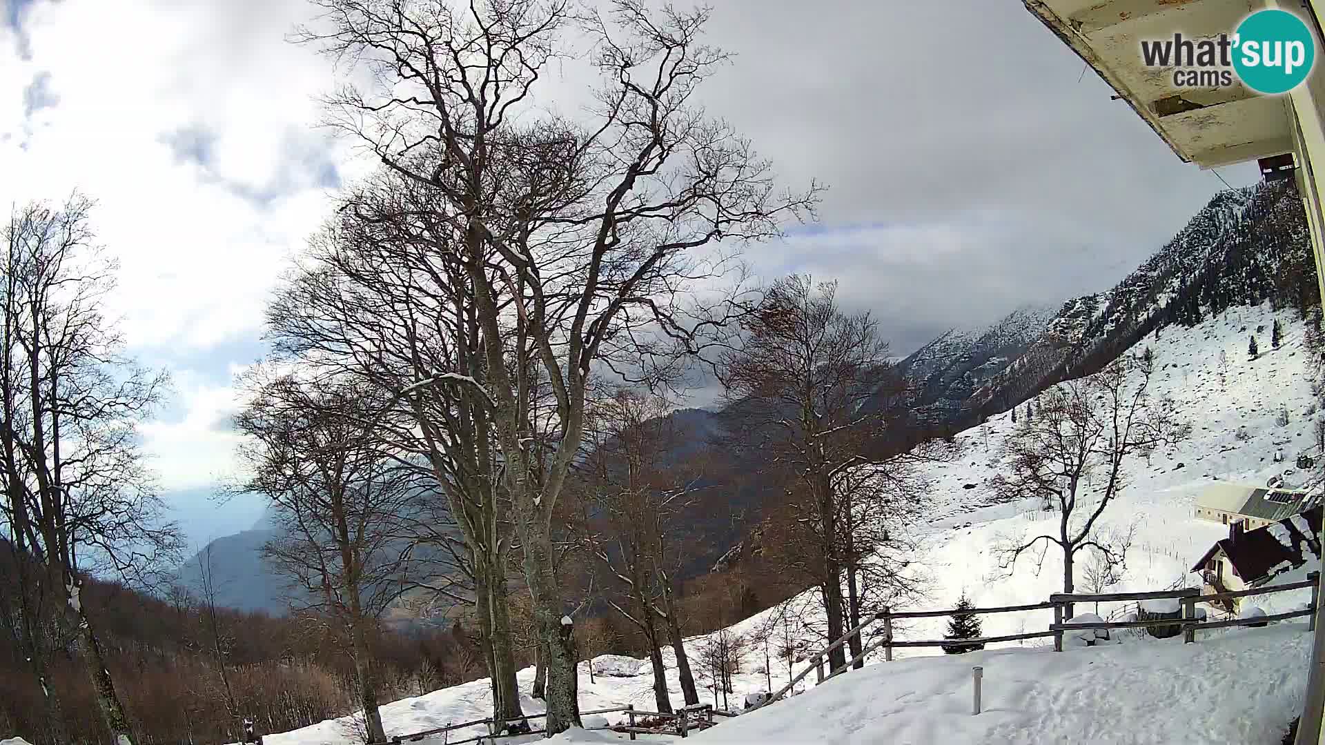 Refuge de la montagne Planina Razor caméra en direct (1315) | vue sur Tolminski Migovec