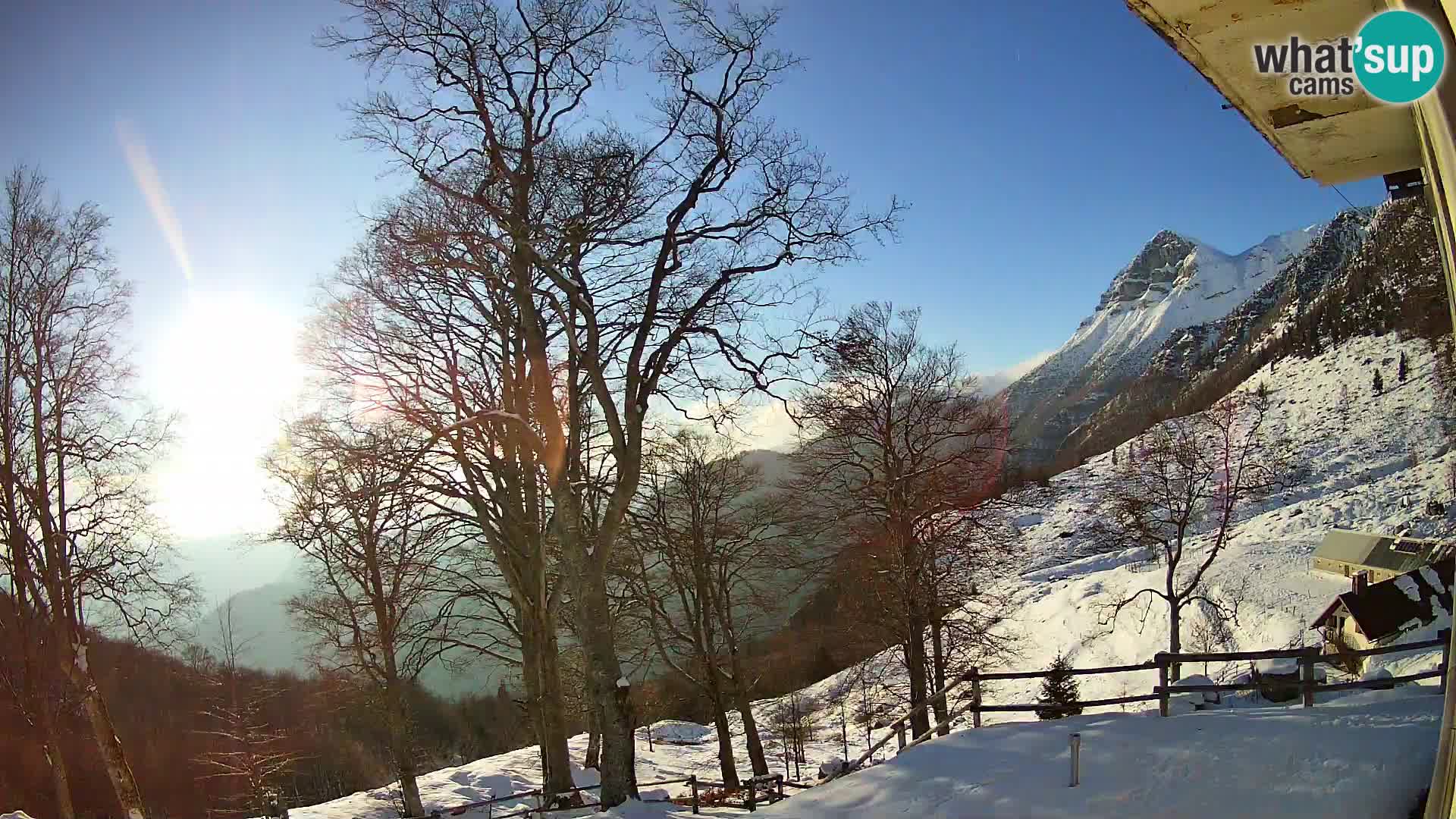 Planinarski dom na planini Razor (1315) | Pogled na Tolminski Migovec