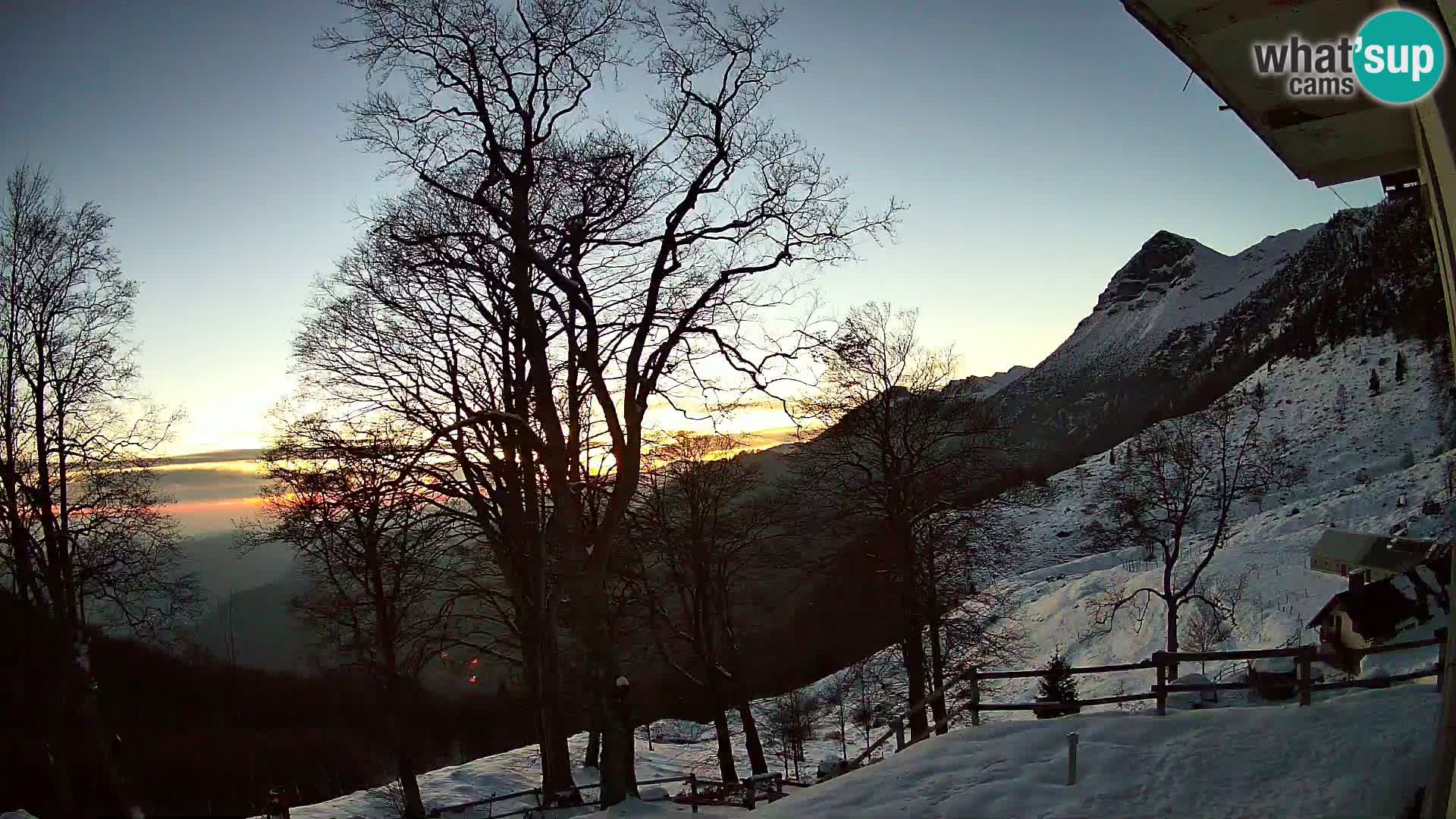 Refuge de la montagne Planina Razor caméra en direct (1315) | vue sur Tolminski Migovec