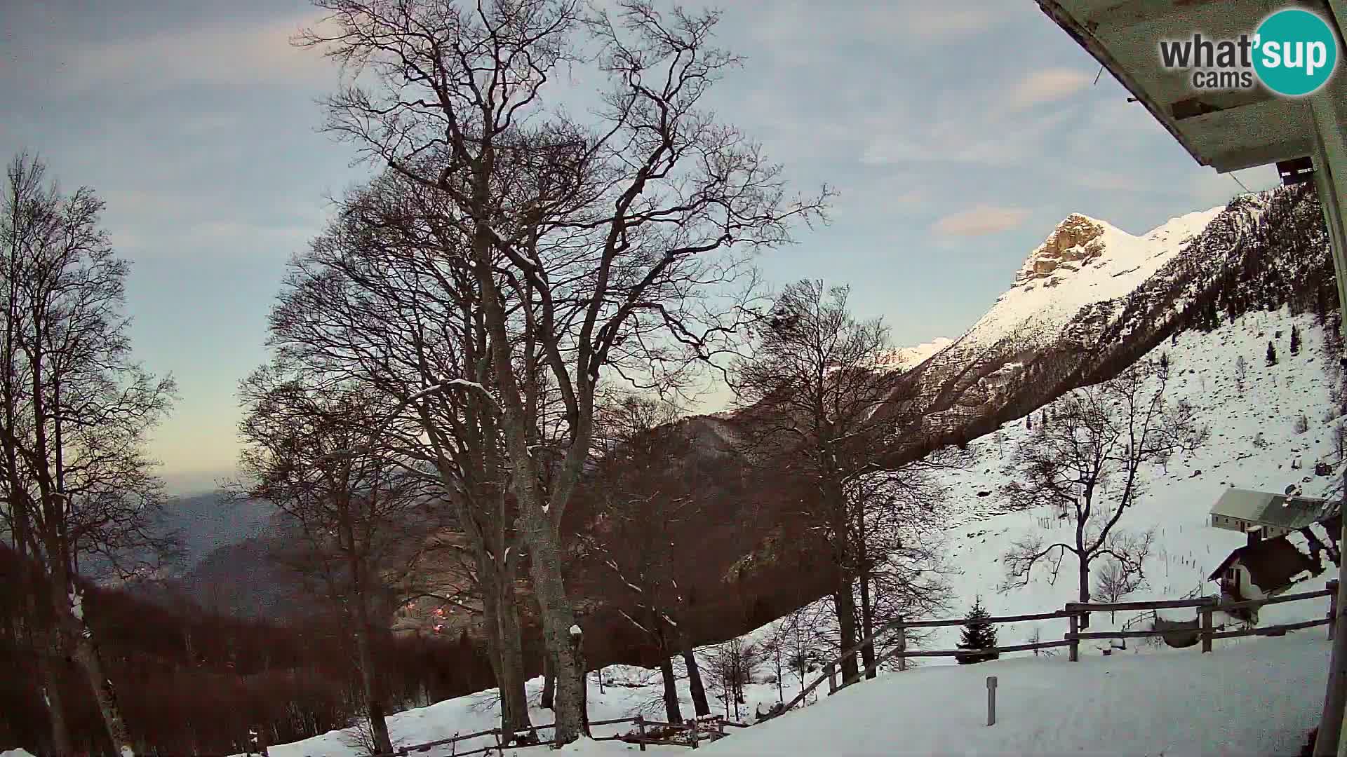 Refuge de la montagne Planina Razor caméra en direct (1315) | vue sur Tolminski Migovec