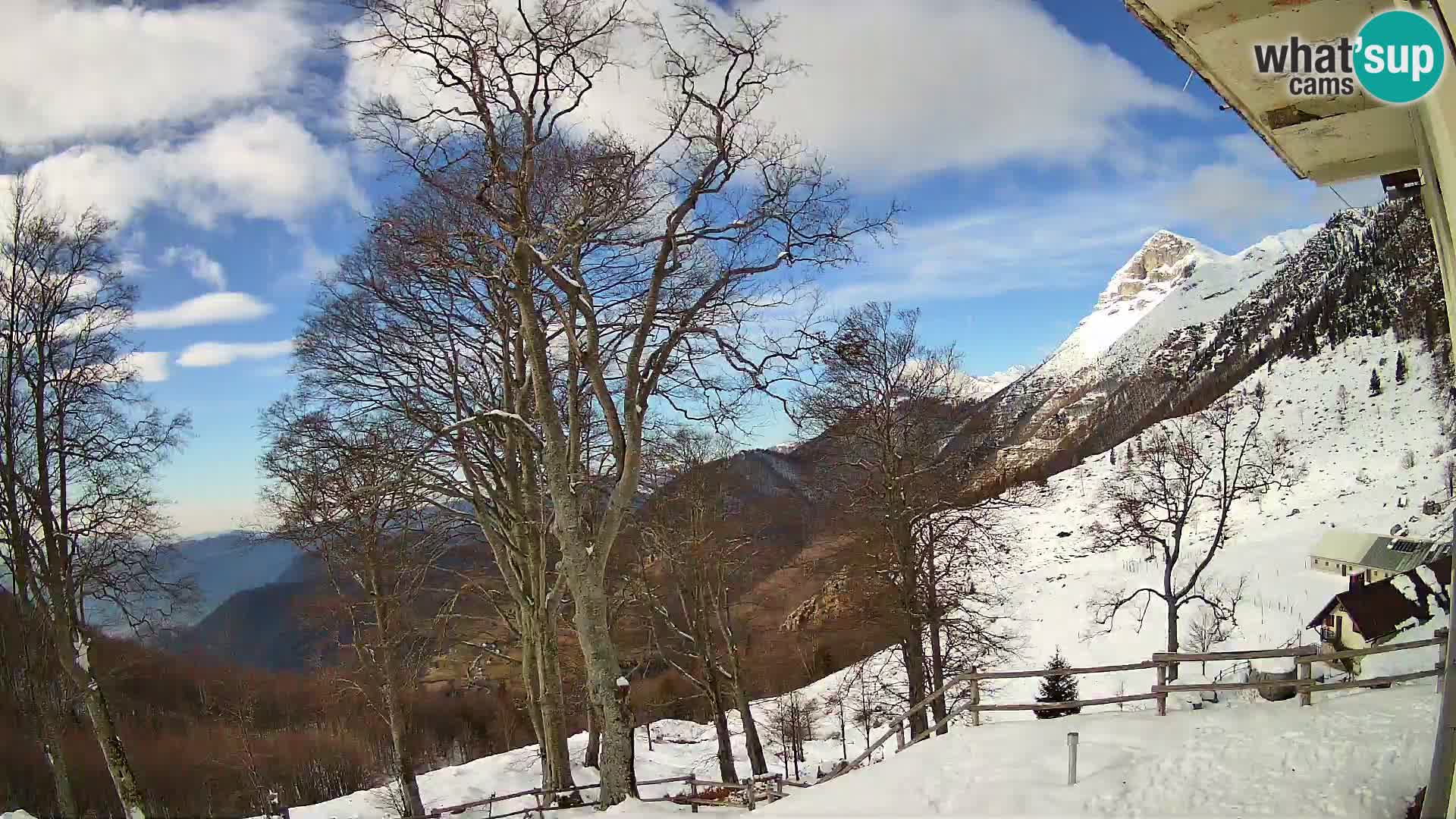 Planina Razor Mountain Hut live cam (1315) | view to Tolminski Migovec
