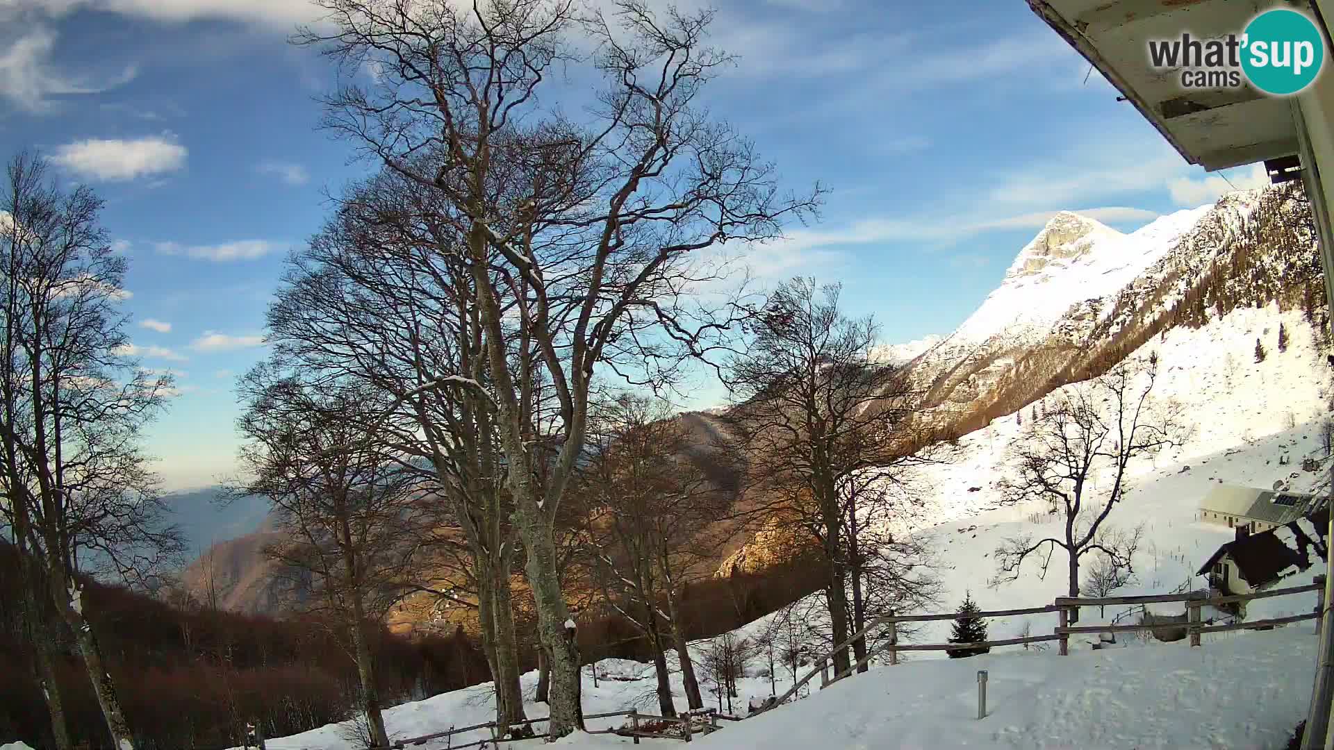 Refuge de la montagne Planina Razor caméra en direct (1315) | vue sur Tolminski Migovec