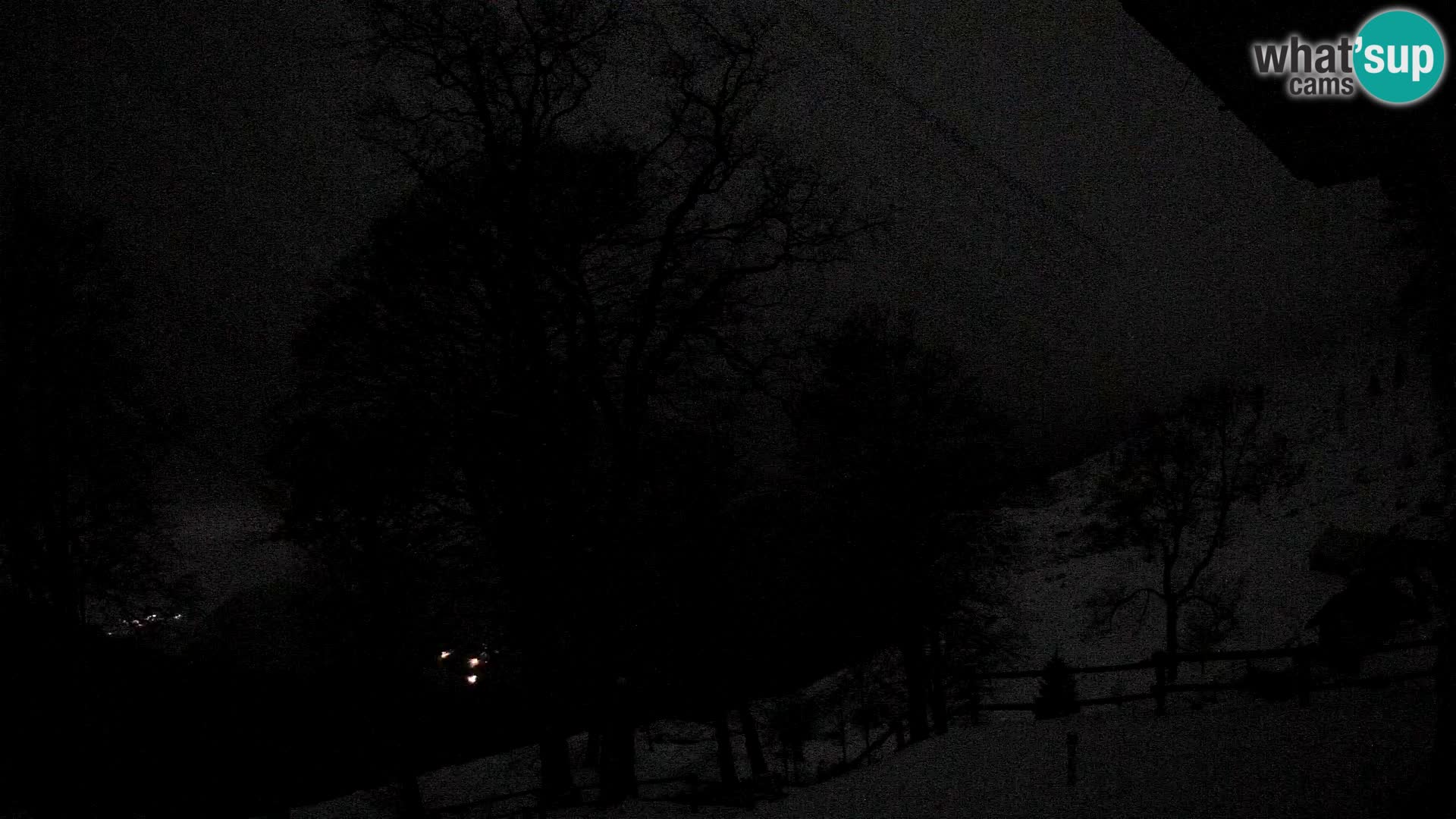 Refuge de la montagne Planina Razor caméra en direct (1315) | vue sur Tolminski Migovec