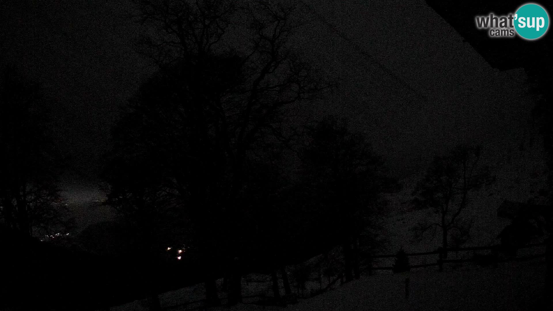 Planinarski dom na planini Razor (1315) | Pogled na Tolminski Migovec