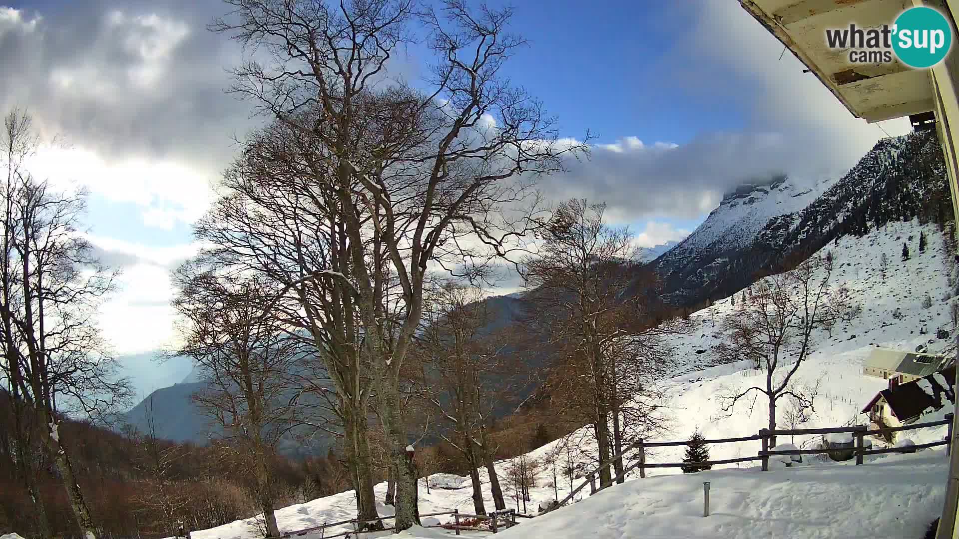 Planinarski dom na planini Razor (1315) | Pogled na Tolminski Migovec