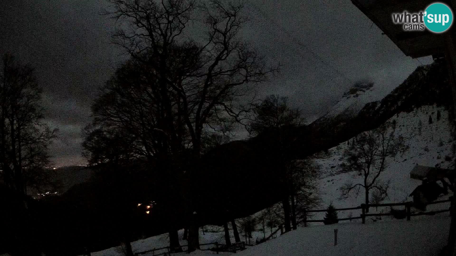Refuge de la montagne Planina Razor caméra en direct (1315) | vue sur Tolminski Migovec