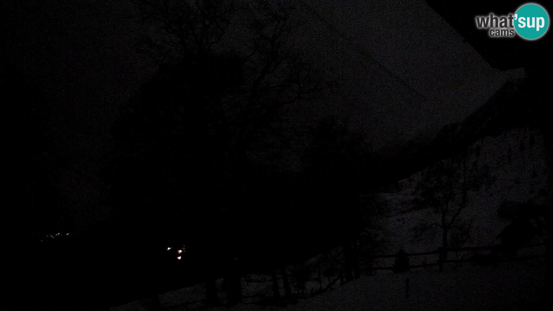 Refuge de la montagne Planina Razor caméra en direct (1315) | vue sur Tolminski Migovec