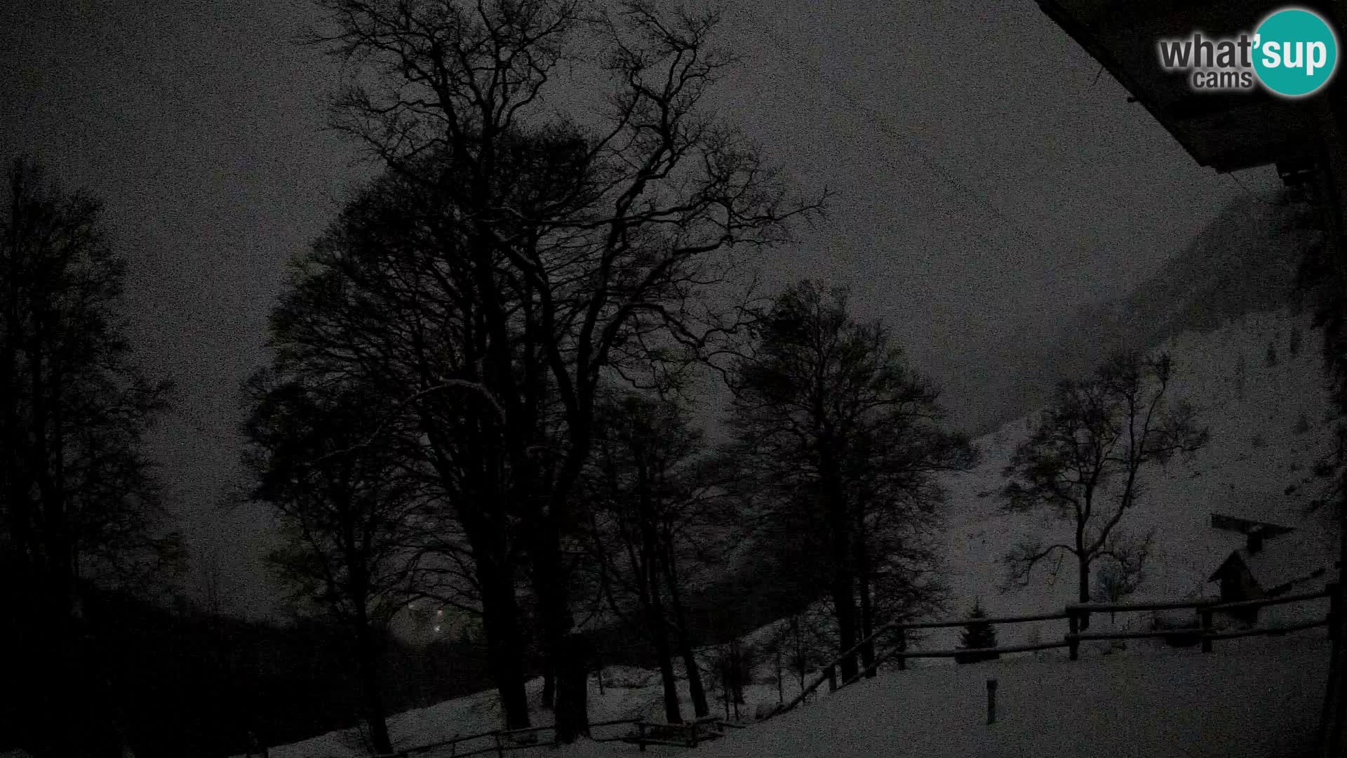 Baita di montagna Planina Razor webcam (1315) | vista su Tolminski Migovec