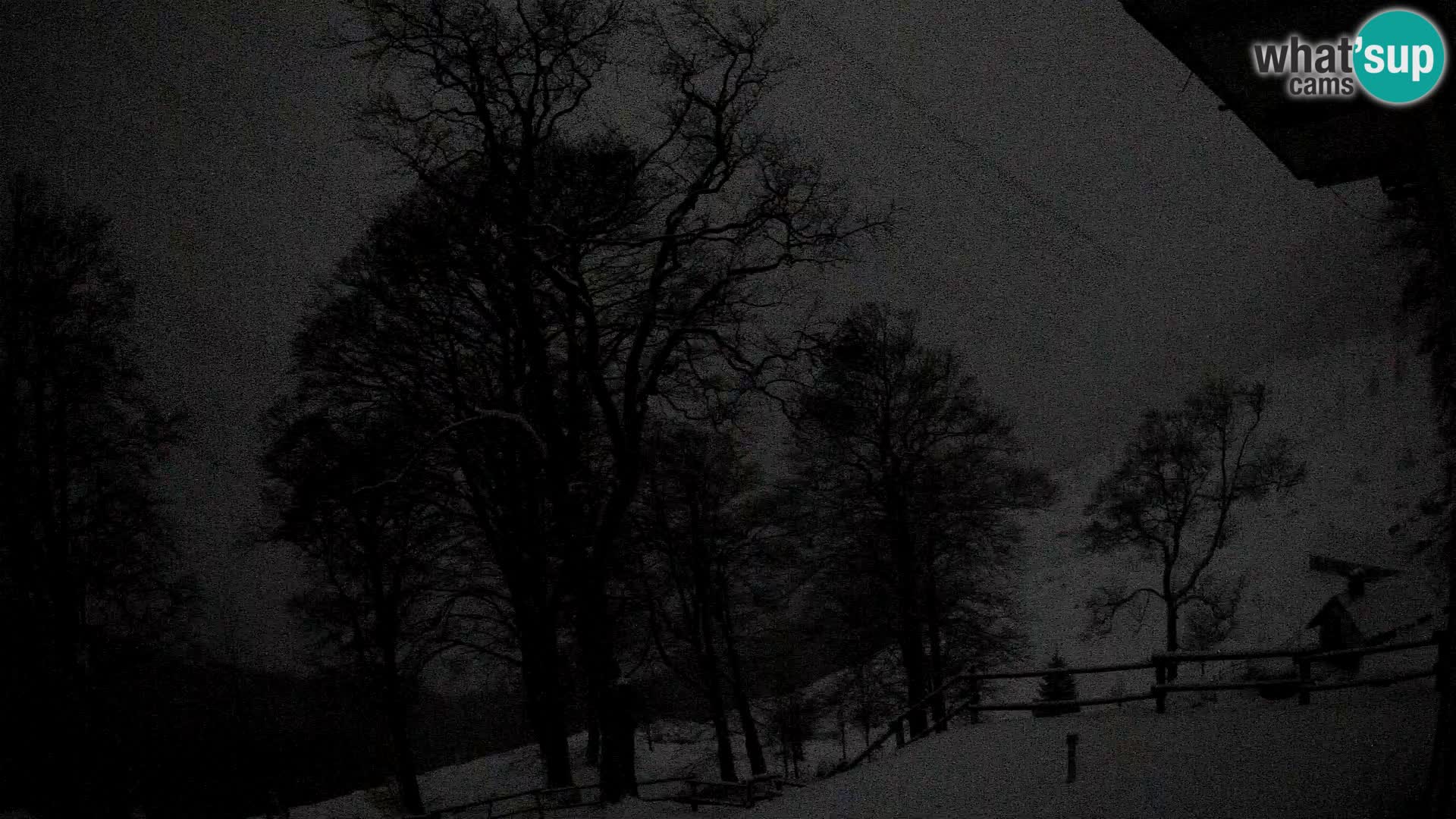 Planinarski dom na planini Razor (1315) | Pogled na Tolminski Migovec