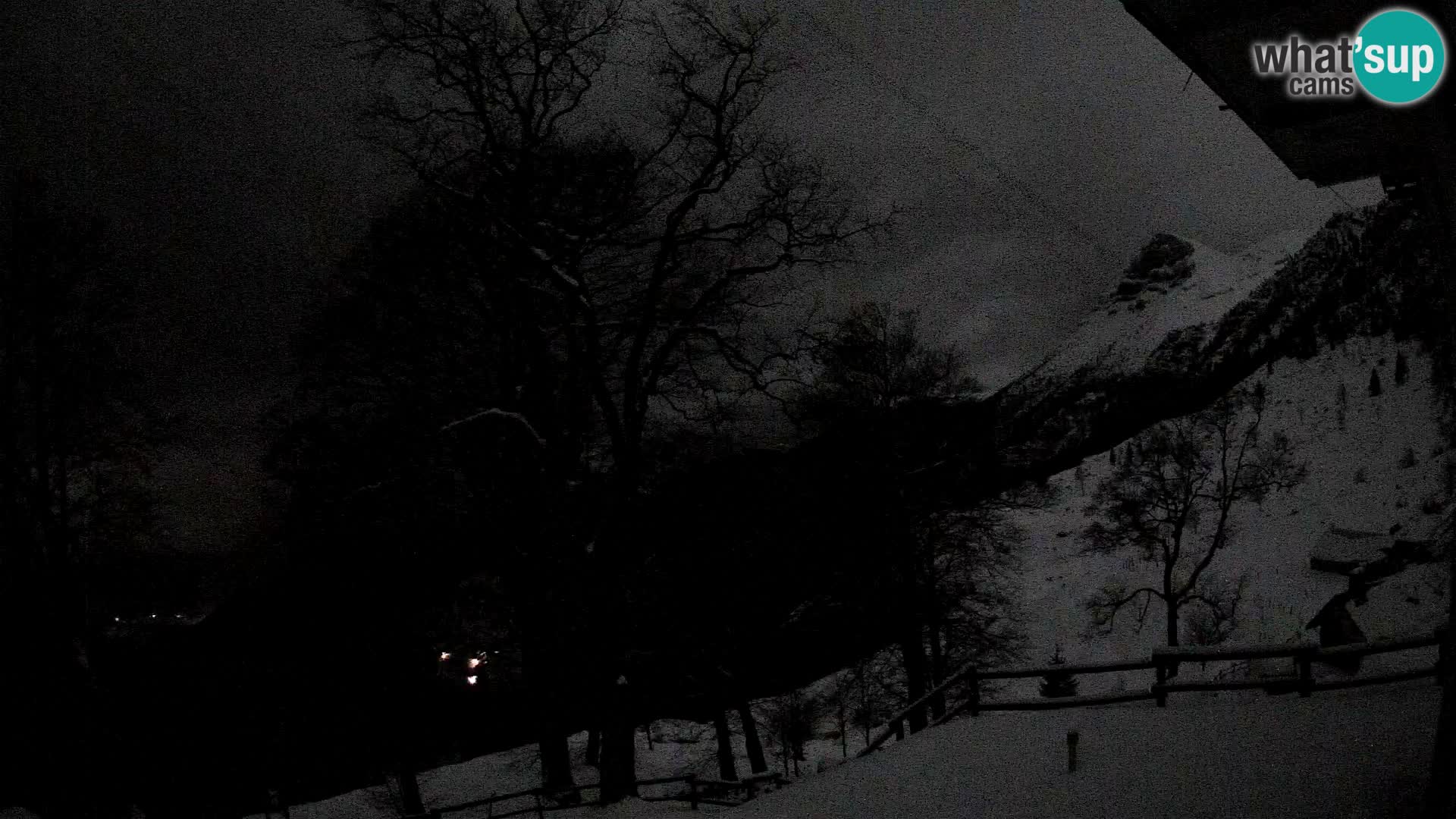 Refuge de la montagne Planina Razor caméra en direct (1315) | vue sur Tolminski Migovec