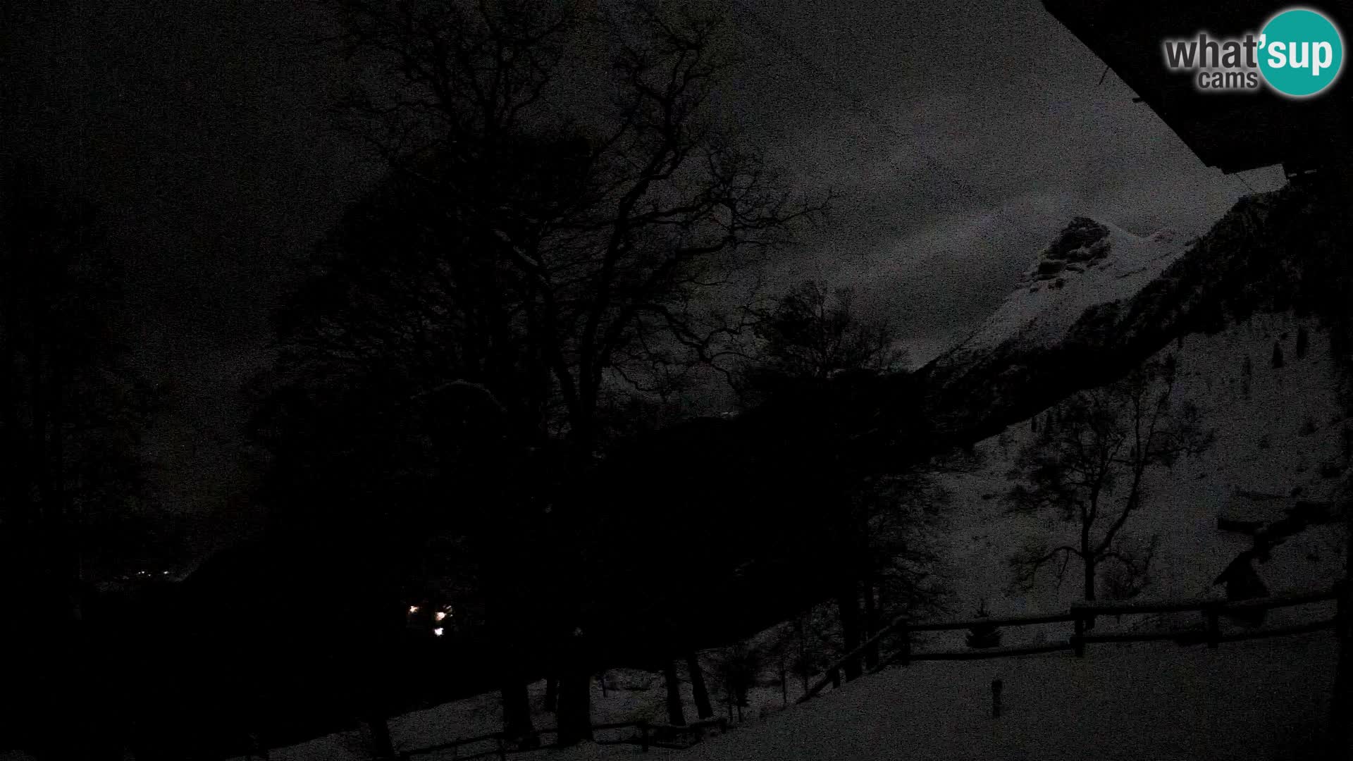 Baita di montagna Planina Razor webcam (1315) | vista su Tolminski Migovec