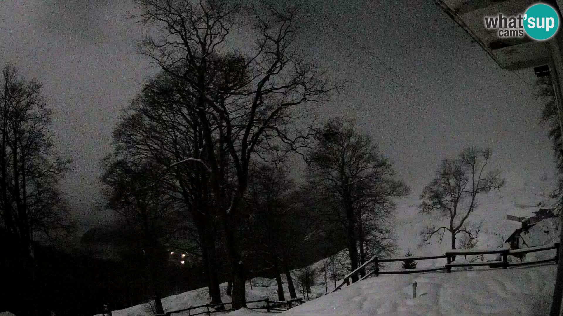 Baita di montagna Planina Razor webcam (1315) | vista su Tolminski Migovec