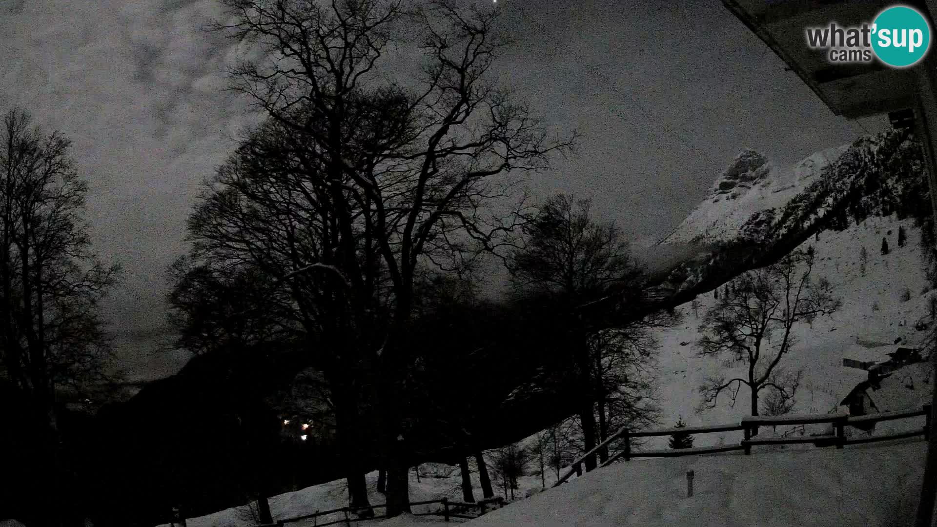 Refuge de la montagne Planina Razor caméra en direct (1315) | vue sur Tolminski Migovec