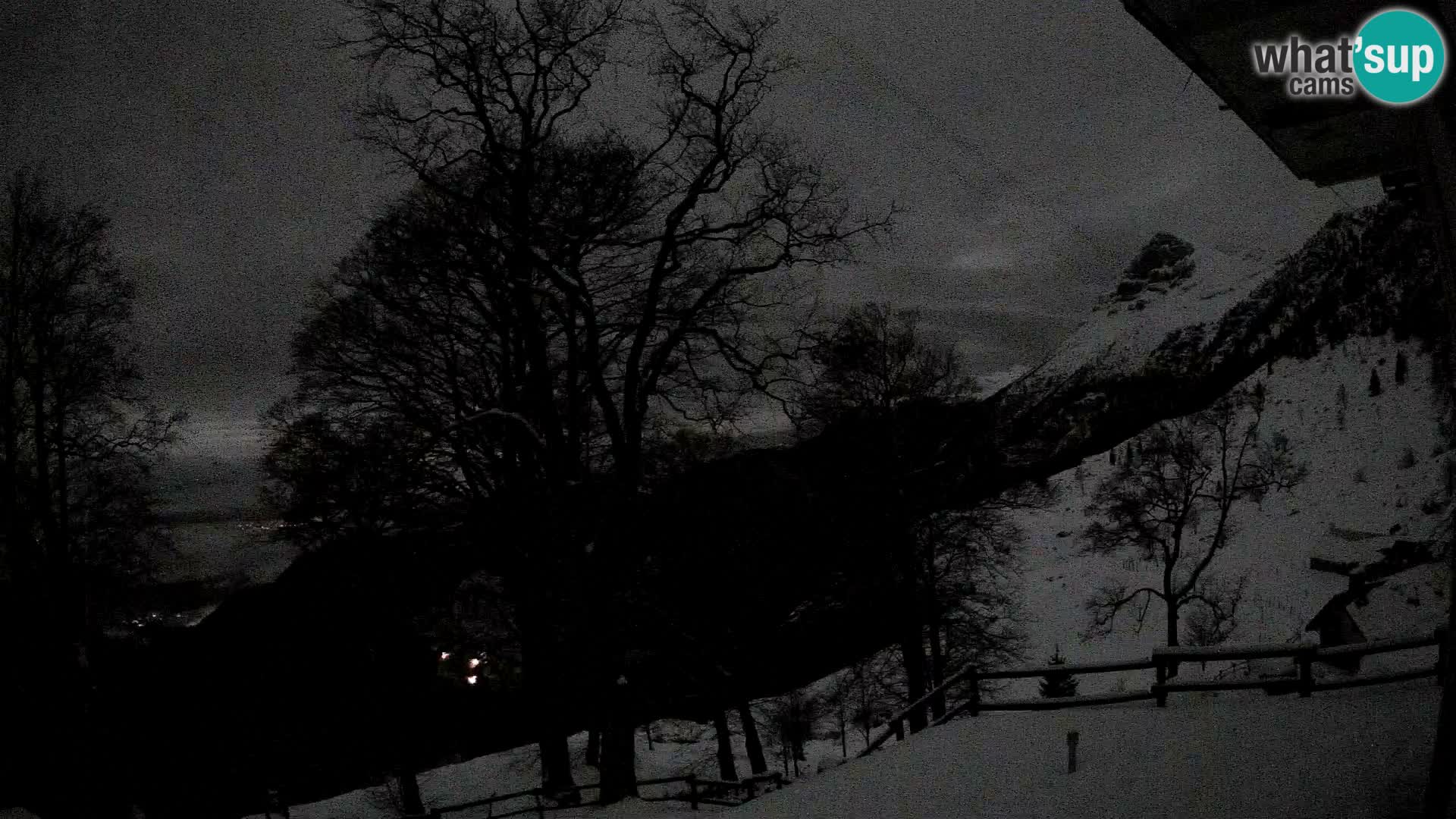 Baita di montagna Planina Razor webcam (1315) | vista su Tolminski Migovec