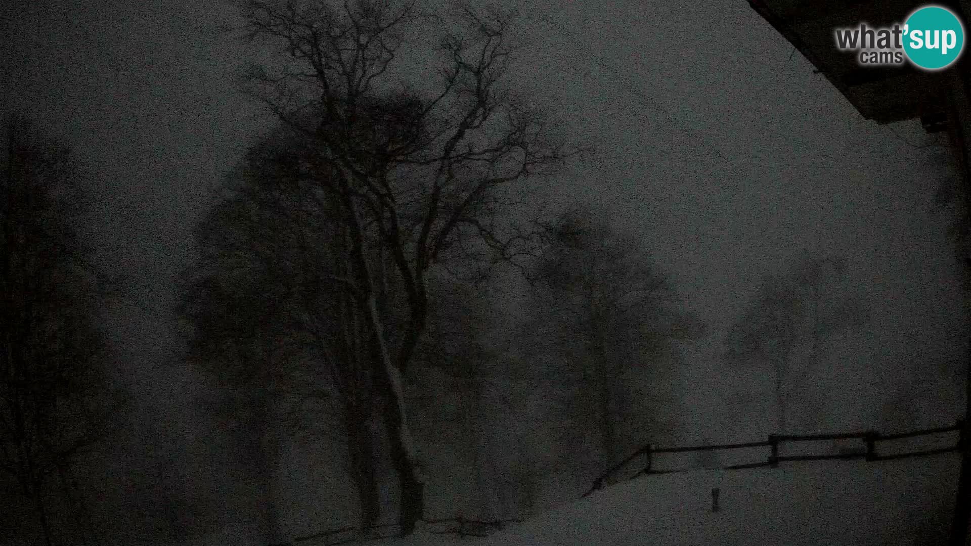 Planinarski dom na planini Razor (1315) | Pogled na Tolminski Migovec