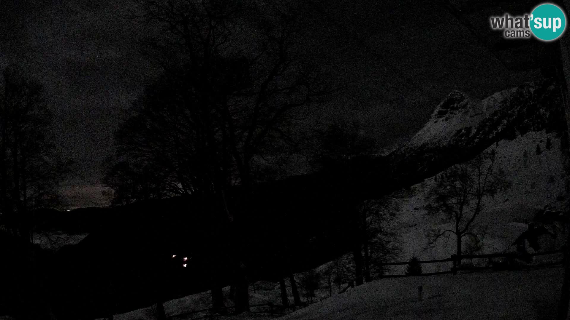 Planina Razor Mountain Hut live cam (1315) | view to Tolminski Migovec