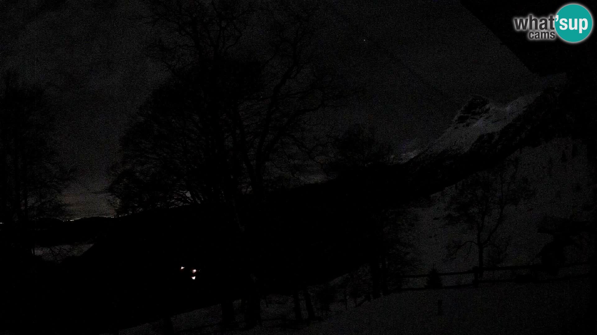 Planina Razor Bergütte Webcam (1315) | Blick auf Tolminski Migovec