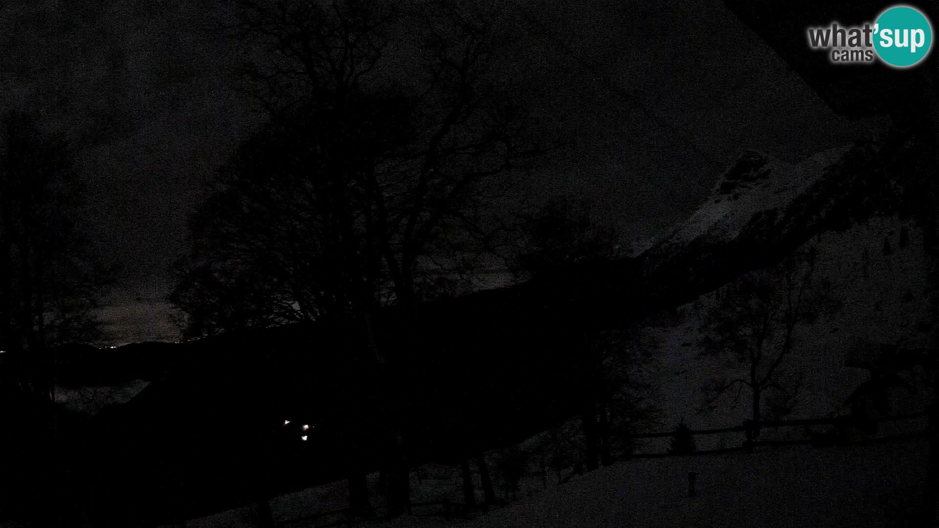 Planina Razor Mountain Hut live cam (1315) | view to Tolminski Migovec