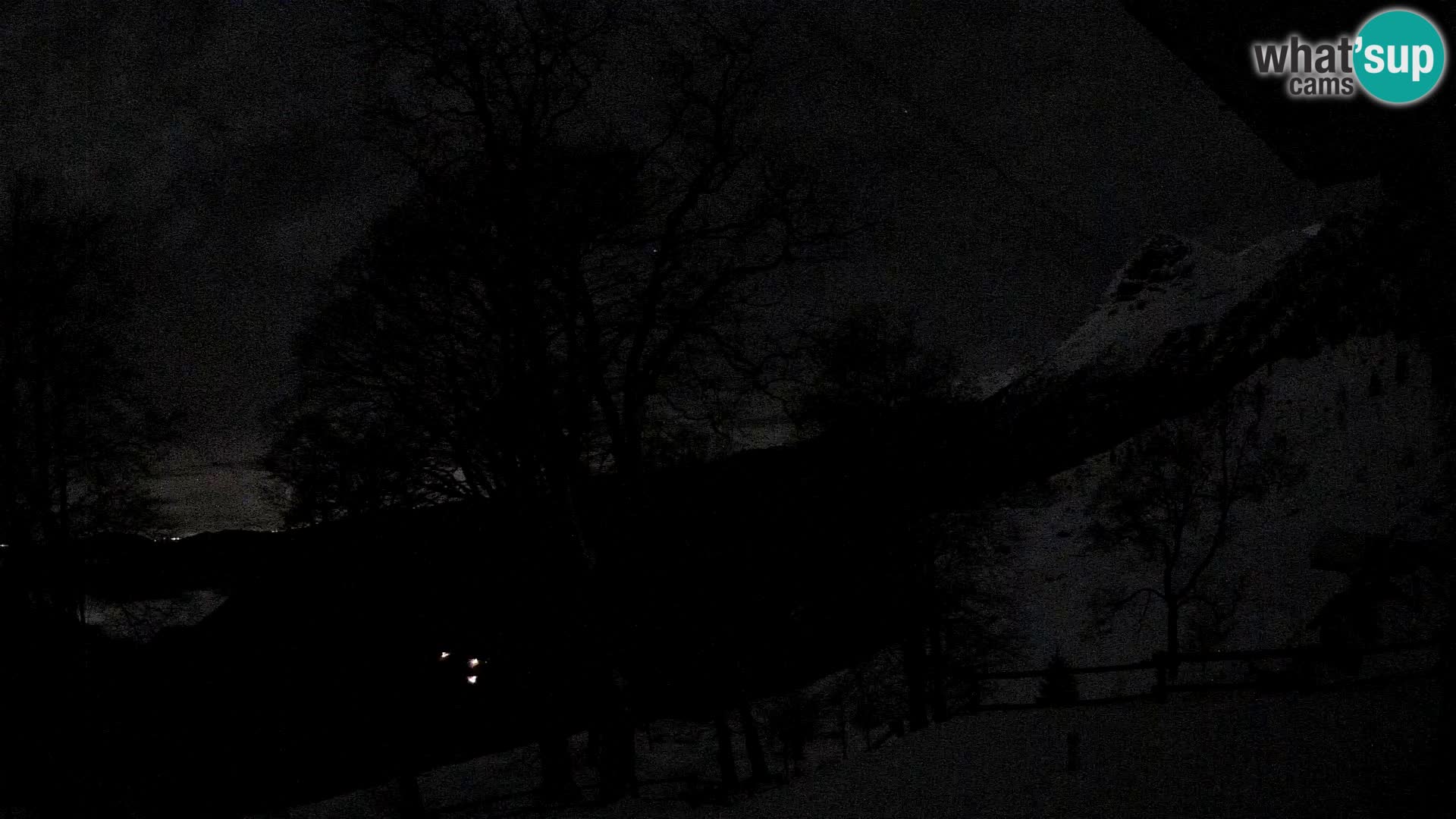 Planina Razor Mountain Hut live cam (1315) | view to Tolminski Migovec