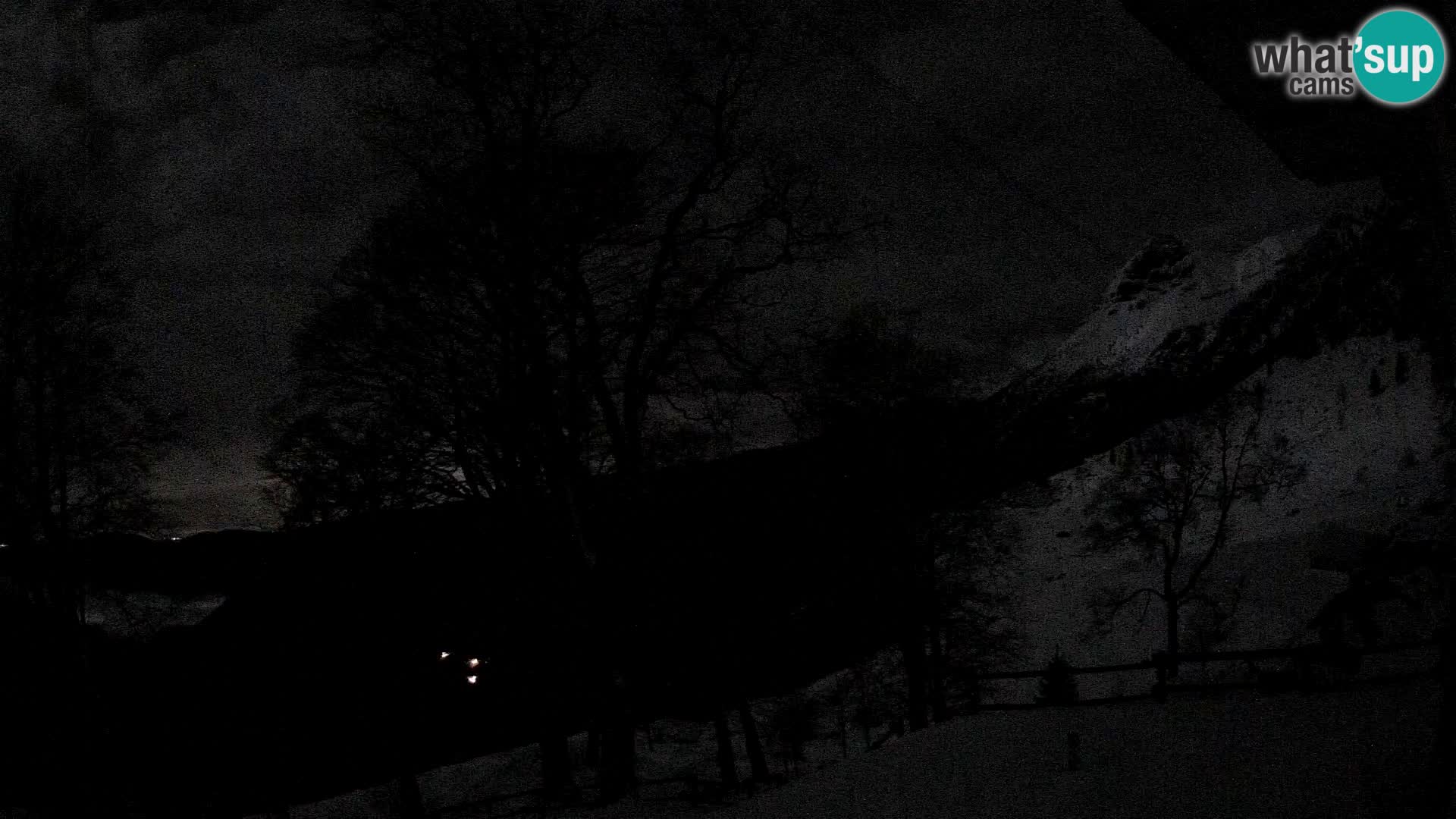 Planina Razor Bergütte Webcam (1315) | Blick auf Tolminski Migovec