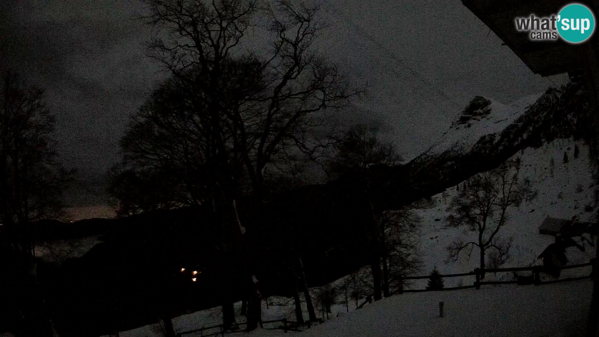 Baita di montagna Planina Razor webcam (1315) | vista su Tolminski Migovec