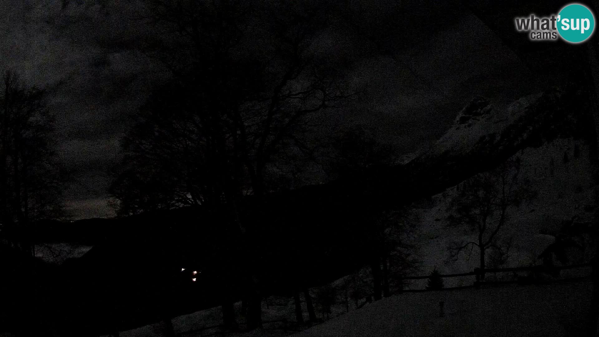 Planina Razor Bergütte Webcam (1315) | Blick auf Tolminski Migovec