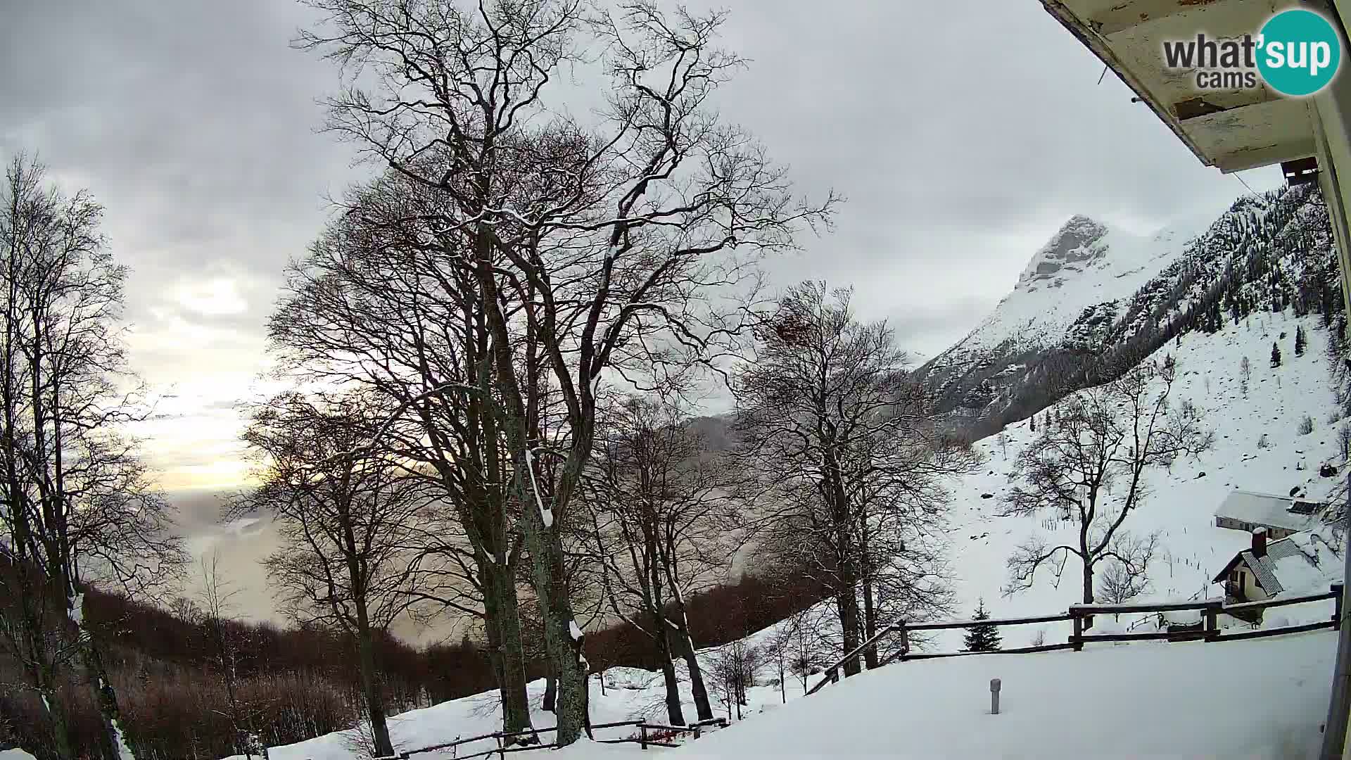Refuge de la montagne Planina Razor caméra en direct (1315) | vue sur Tolminski Migovec