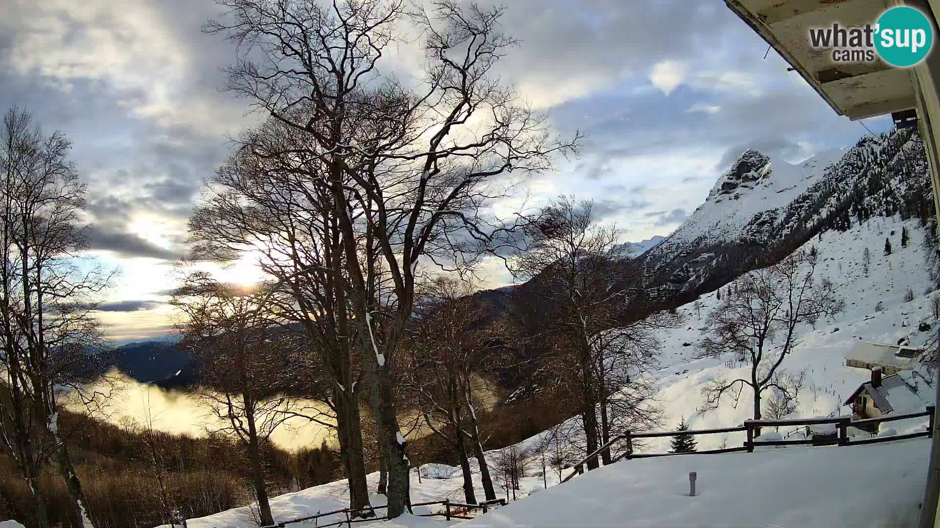 Refuge de la montagne Planina Razor caméra en direct (1315) | vue sur Tolminski Migovec