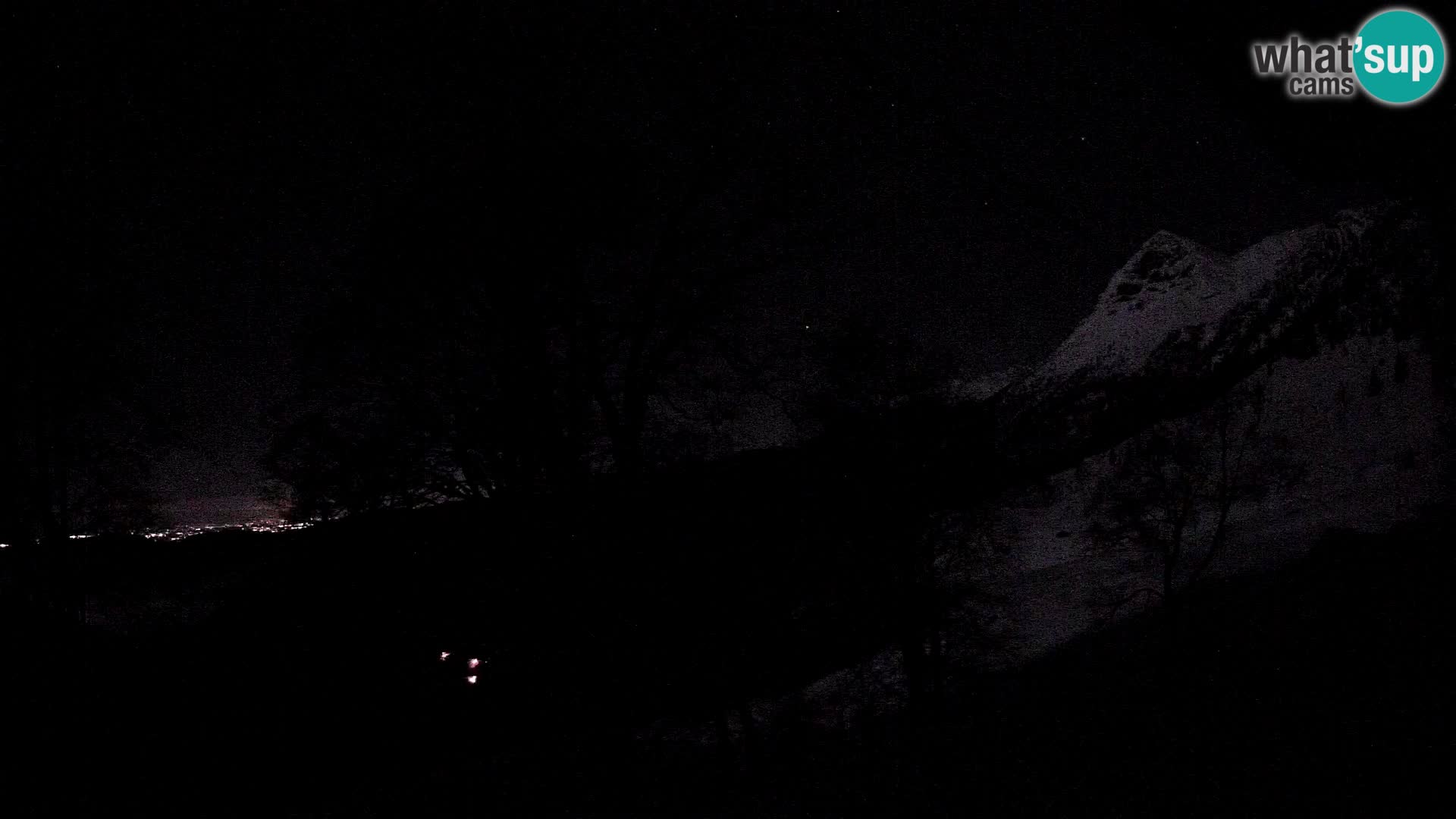 Cámara en vivo de la cabaña de montaña Planina Razor (1315) | vista hacia Tolminski Migovec