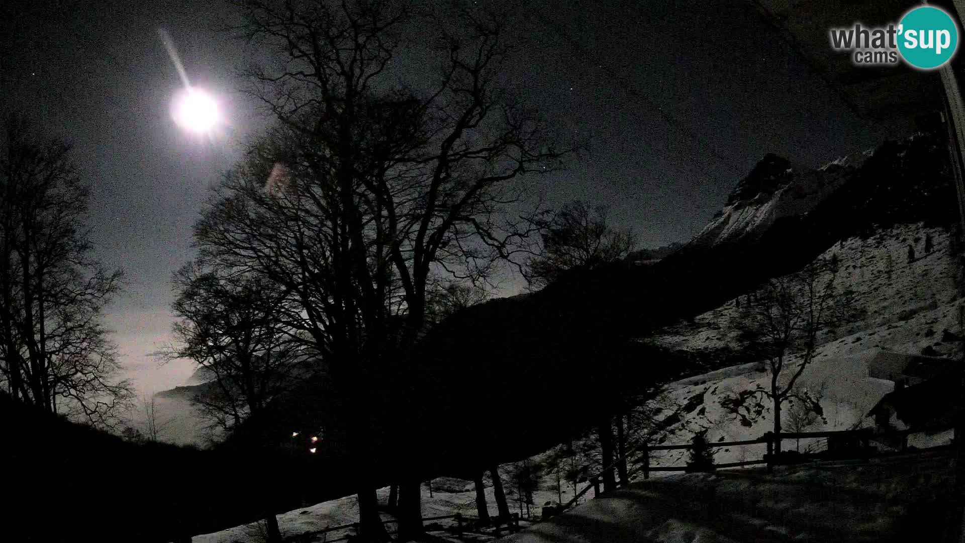 Planinarski dom na planini Razor (1315) | Pogled na Tolminski Migovec