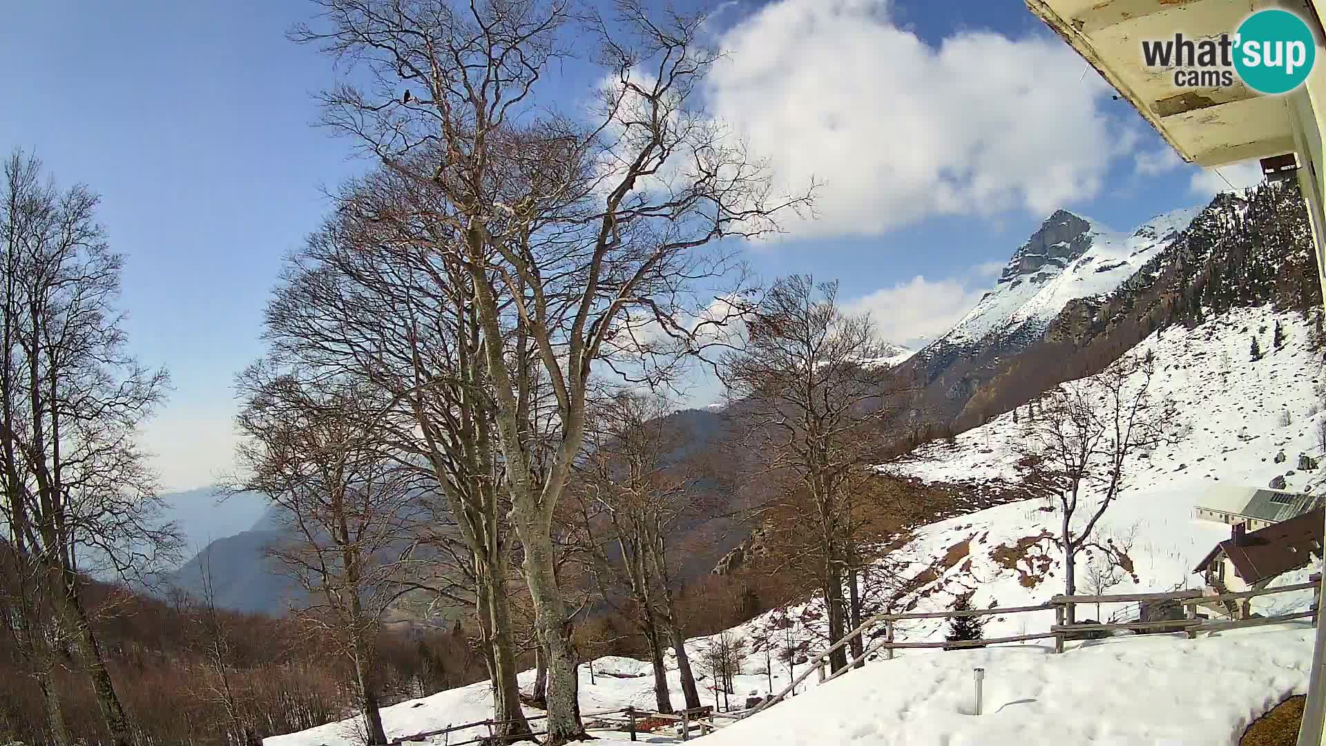 Planinarski dom na planini Razor (1315) | Pogled na Tolminski Migovec