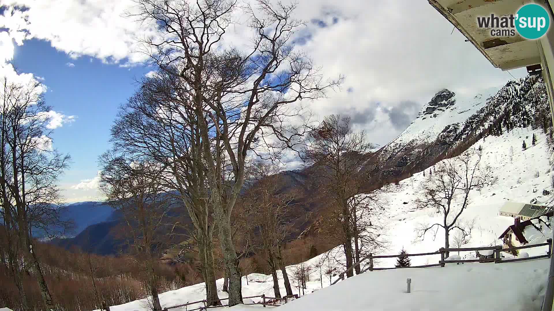 Planina Razor Bergütte Webcam (1315) | Blick auf Tolminski Migovec