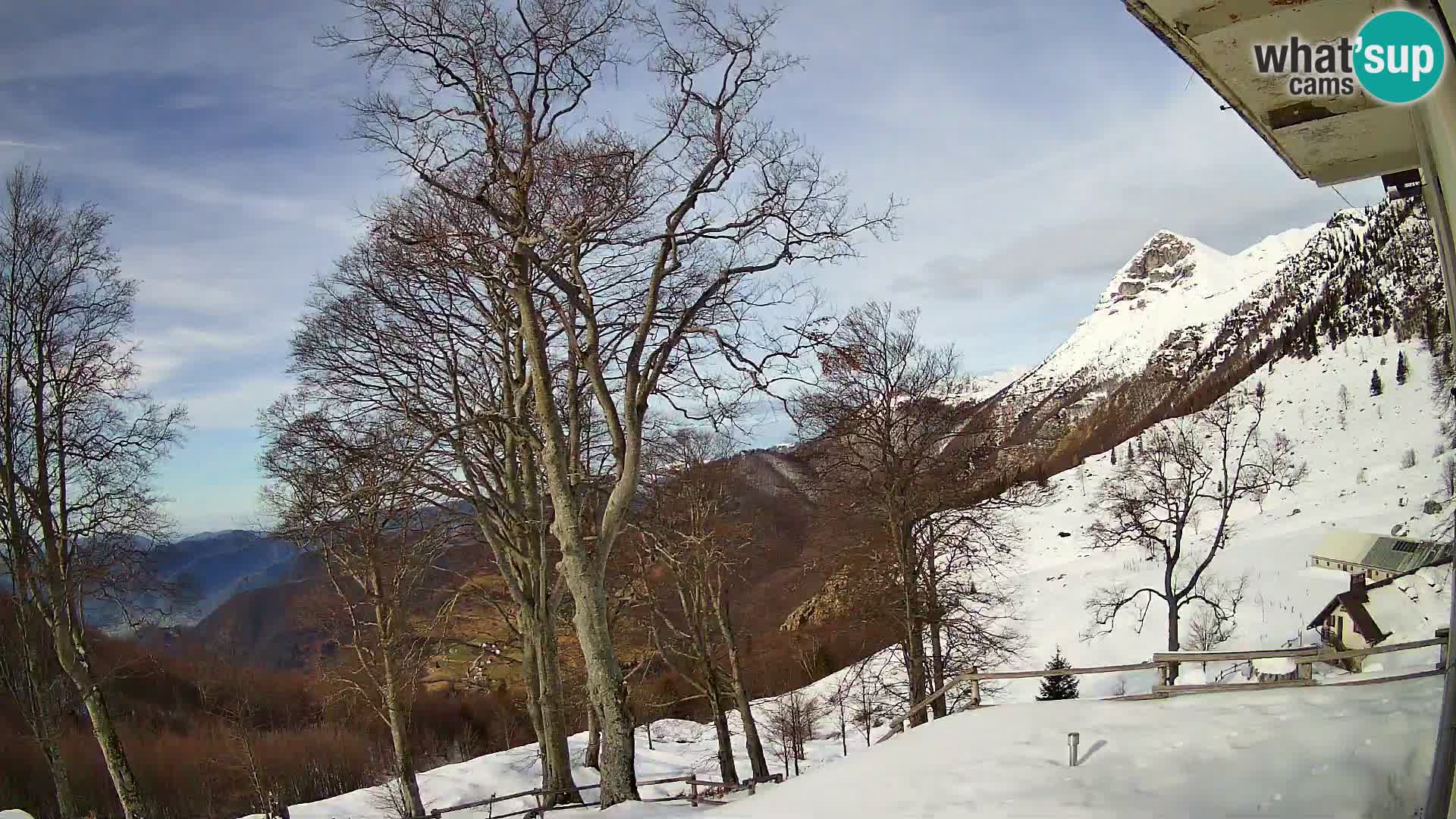 Planina Razor Bergütte Webcam (1315) | Blick auf Tolminski Migovec