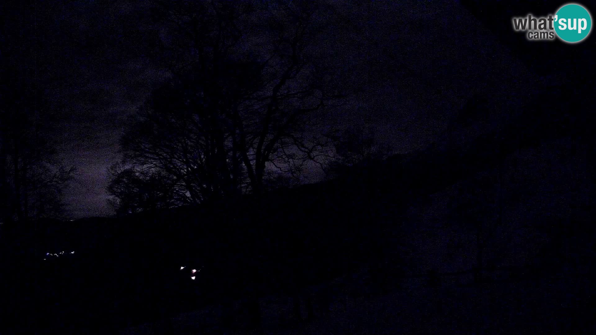 Koča na Planini Razor spletna kamera (1315) | Pogled na Tolminski Migovec