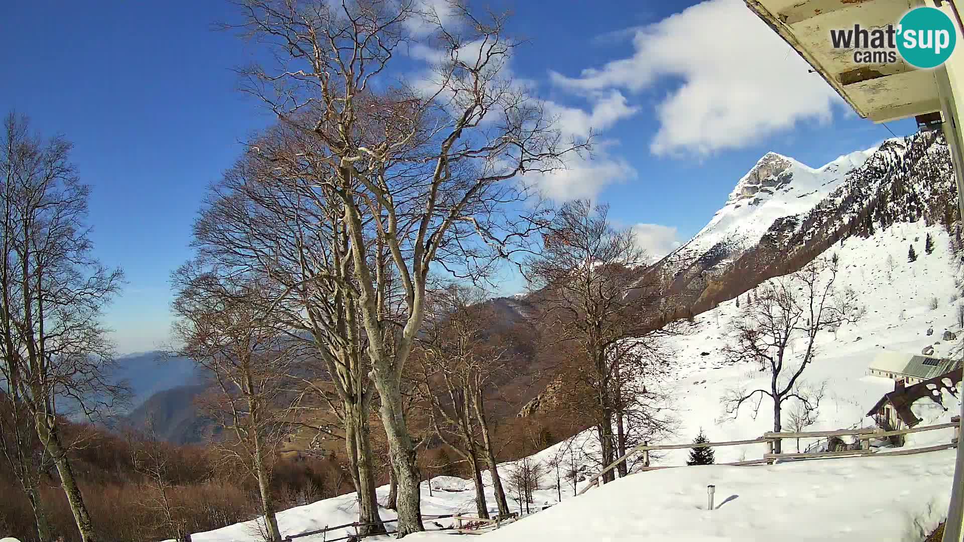 Planina Razor Bergütte Webcam (1315) | Blick auf Tolminski Migovec