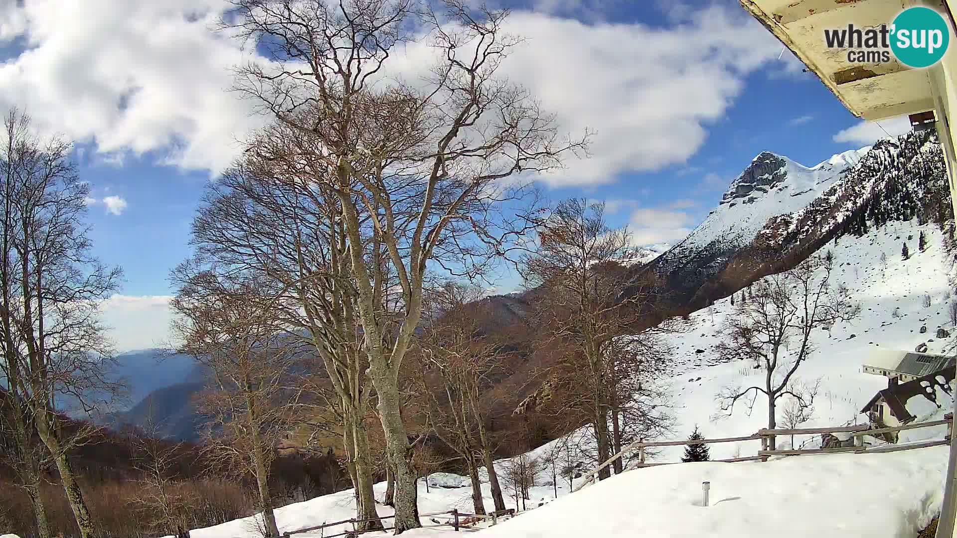 Refuge de la montagne Planina Razor caméra en direct (1315) | vue sur Tolminski Migovec