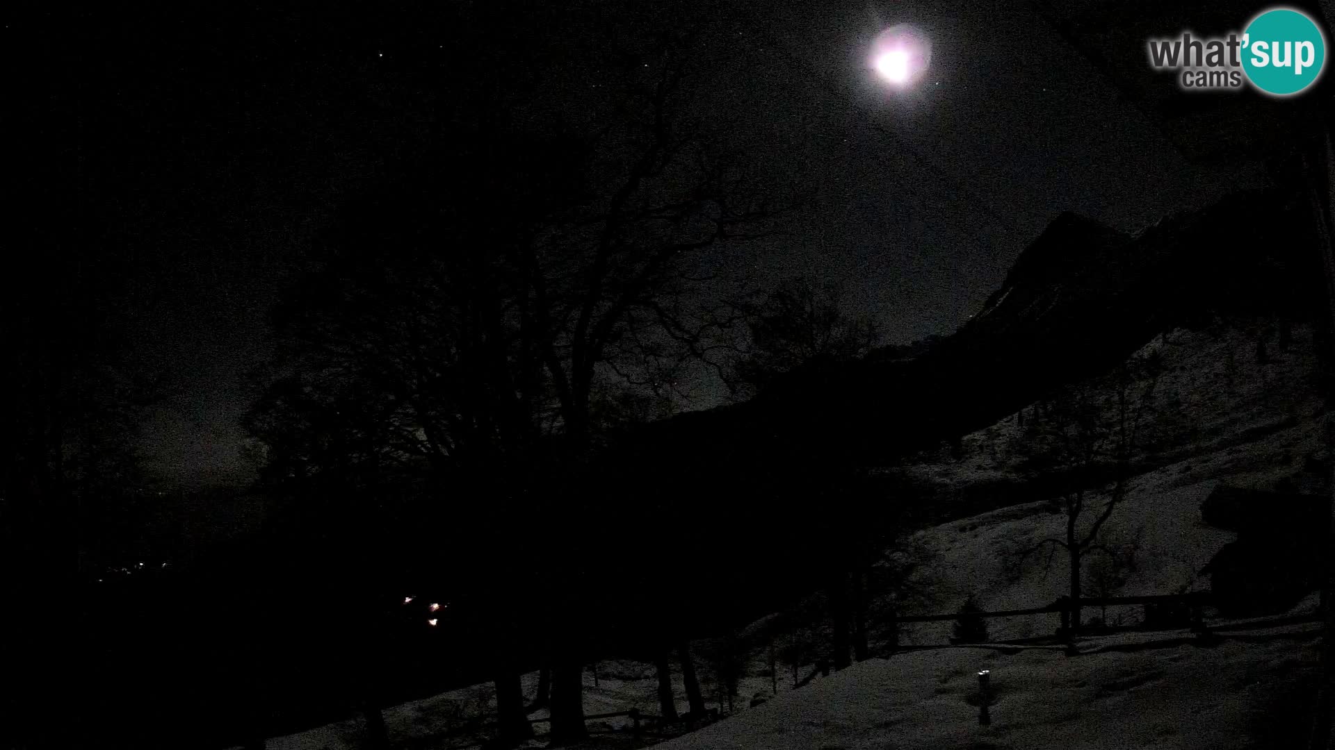 Planinarski dom na planini Razor (1315) | Pogled na Tolminski Migovec