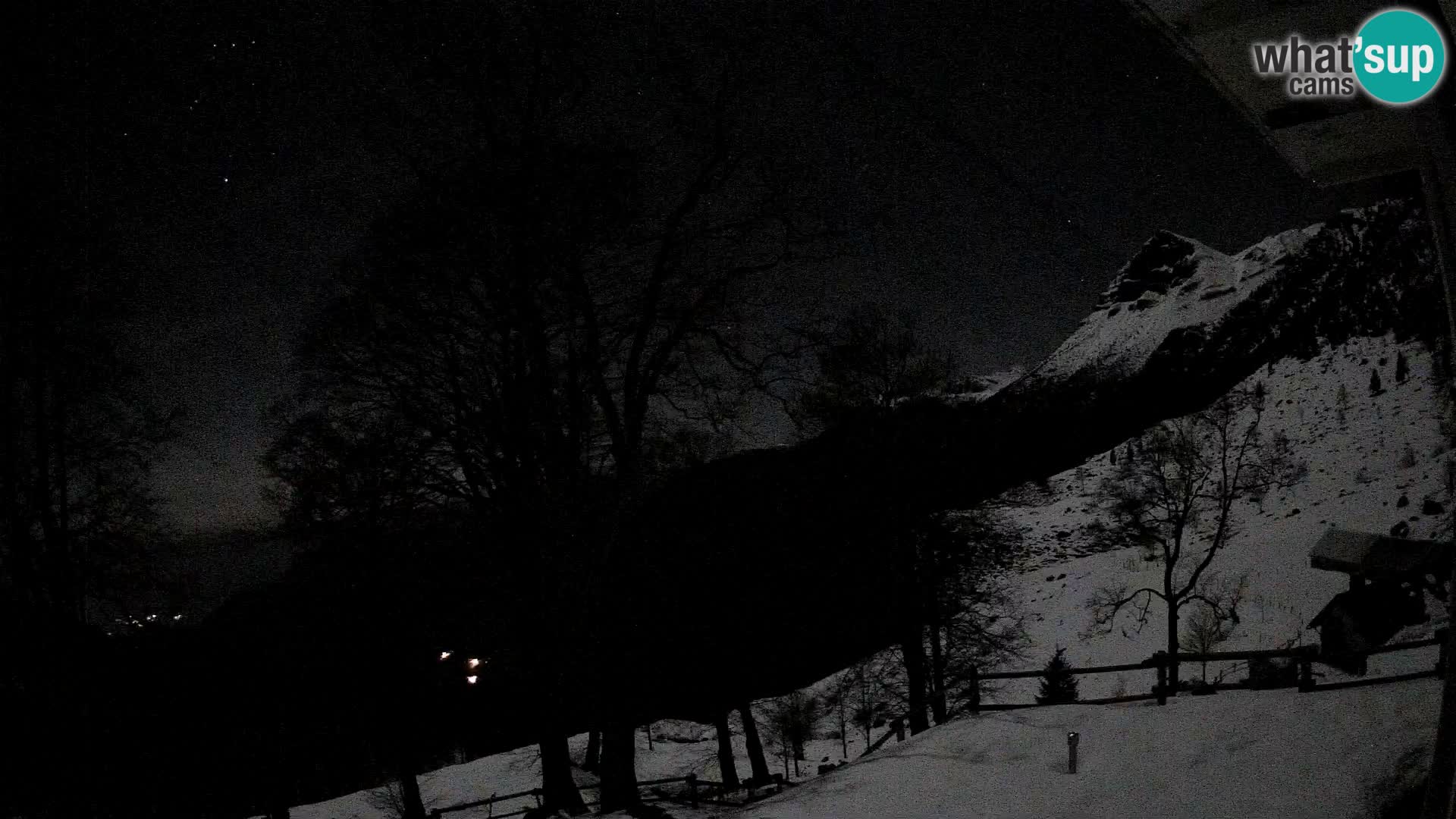 Refuge de la montagne Planina Razor caméra en direct (1315) | vue sur Tolminski Migovec