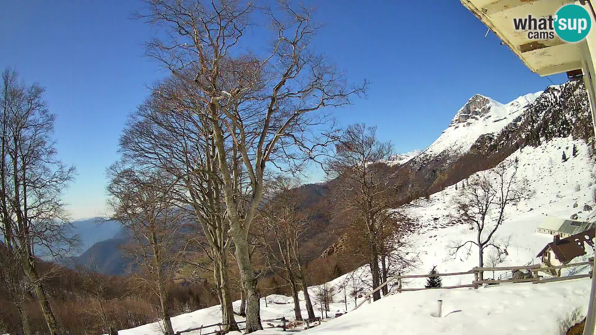 Planina Razor Bergütte Webcam (1315) | Blick auf Tolminski Migovec