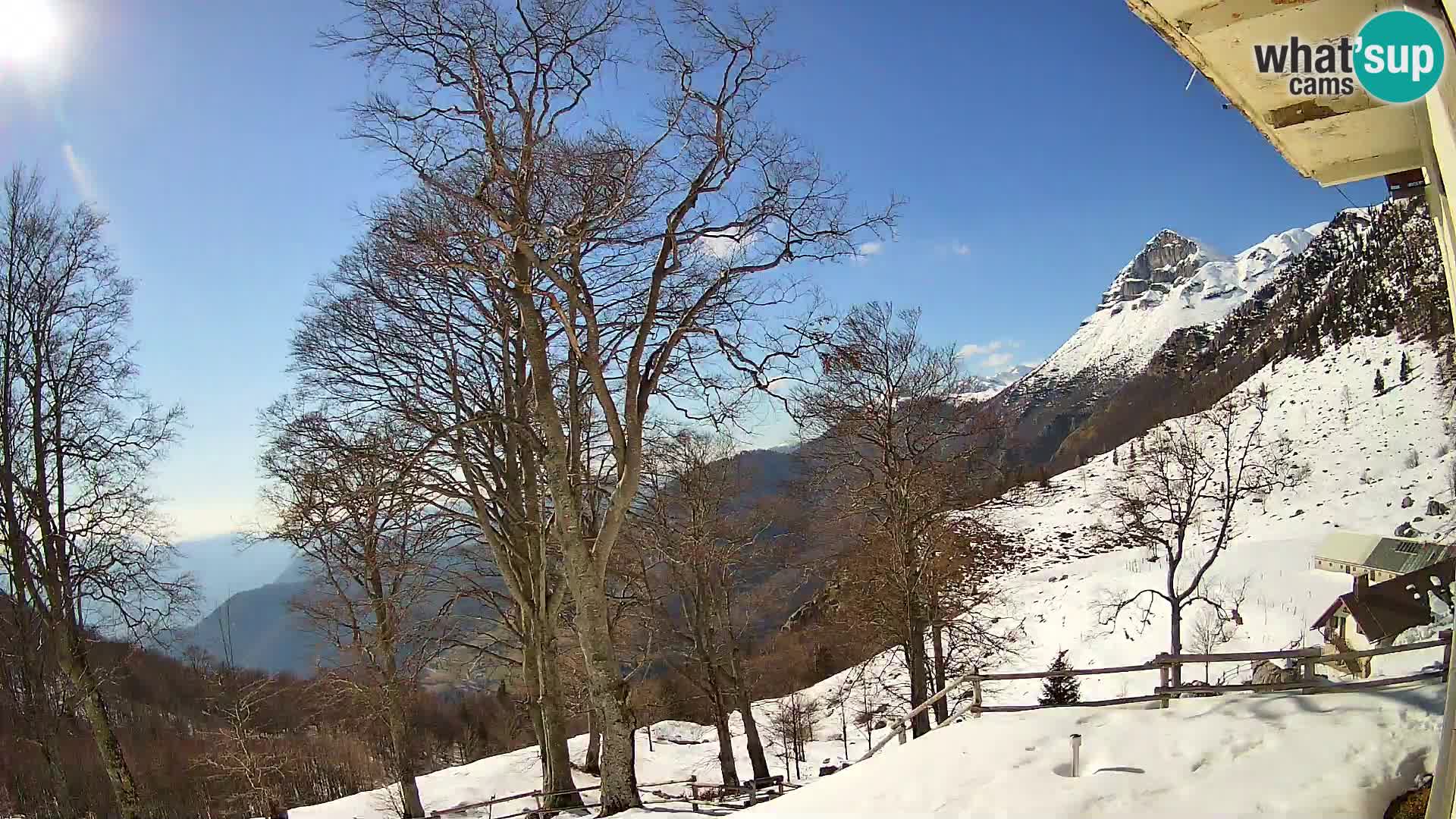 Baita di montagna Planina Razor webcam (1315) | vista su Tolminski Migovec
