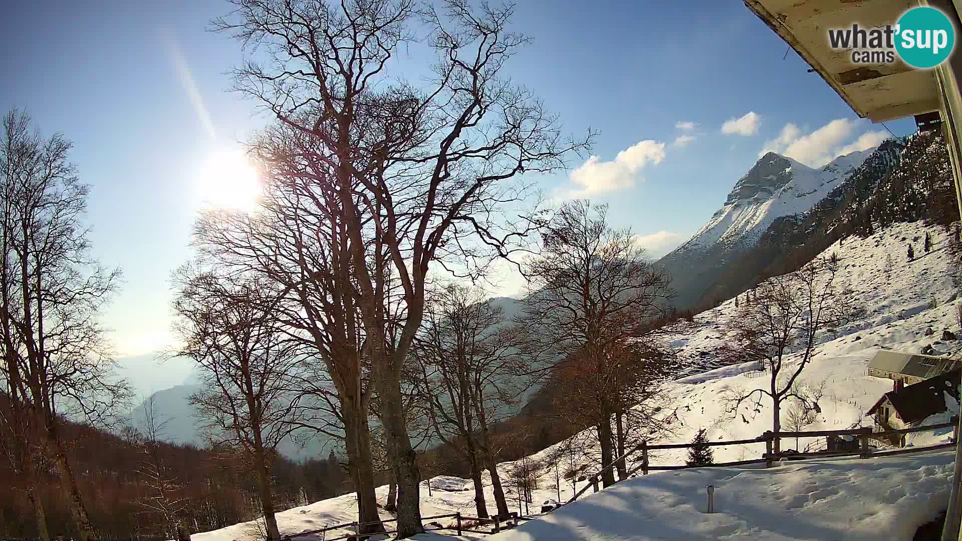 Planina Razor Bergütte Webcam (1315) | Blick auf Tolminski Migovec