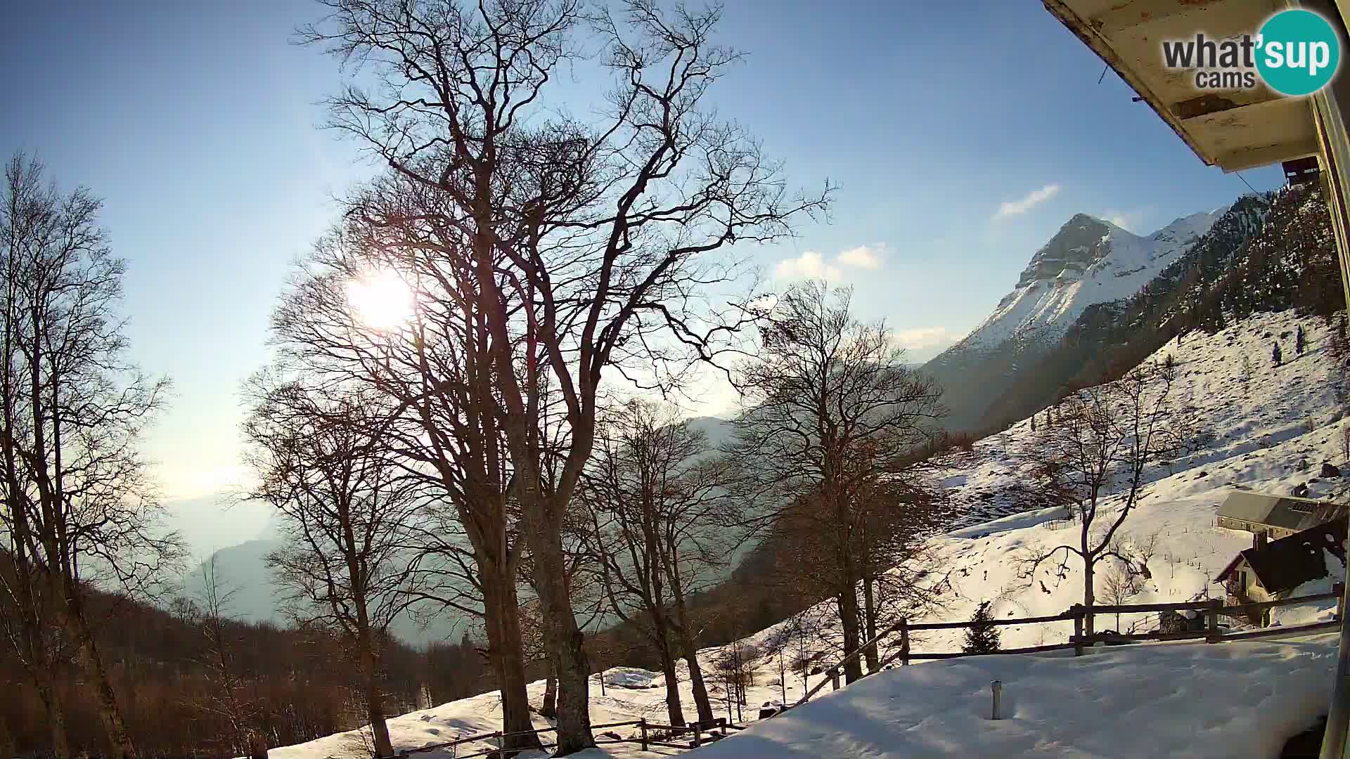 Baita di montagna Planina Razor webcam (1315) | vista su Tolminski Migovec
