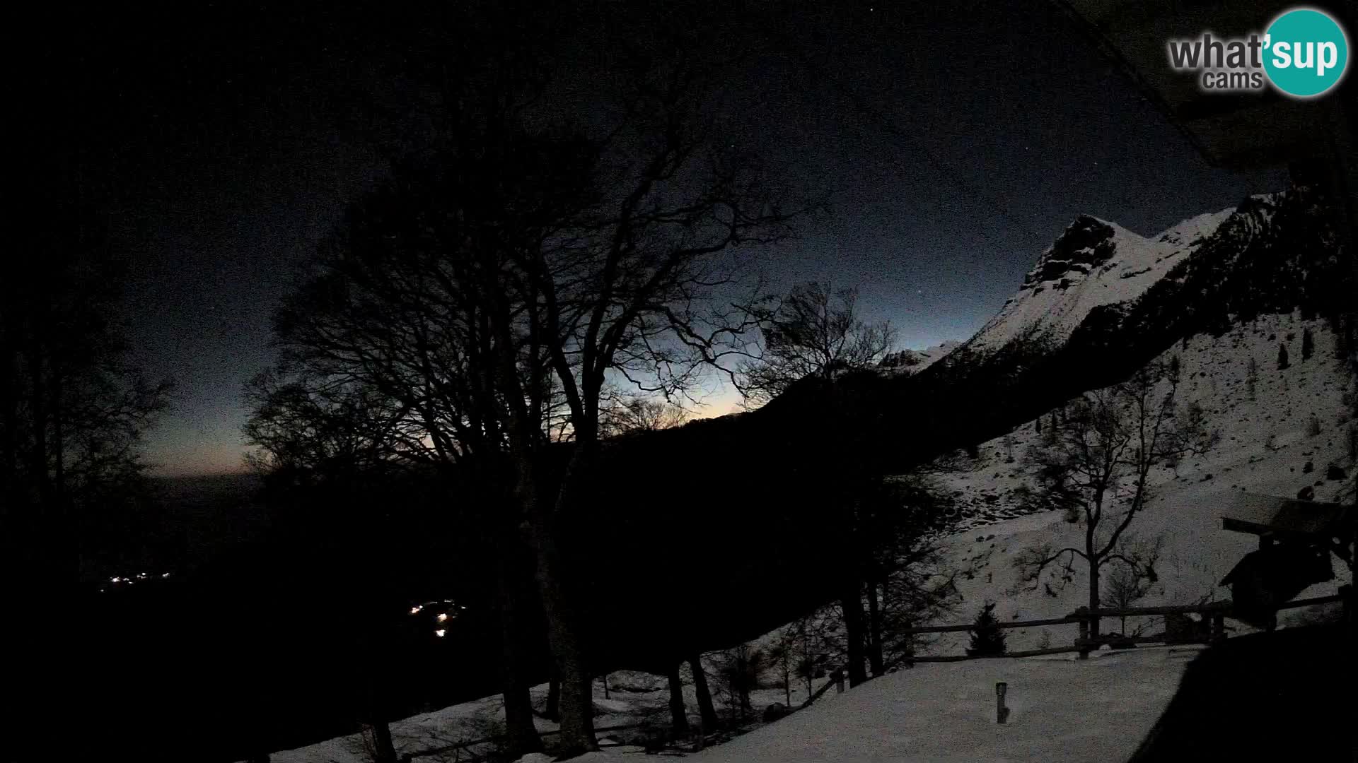 Refuge de la montagne Planina Razor caméra en direct (1315) | vue sur Tolminski Migovec