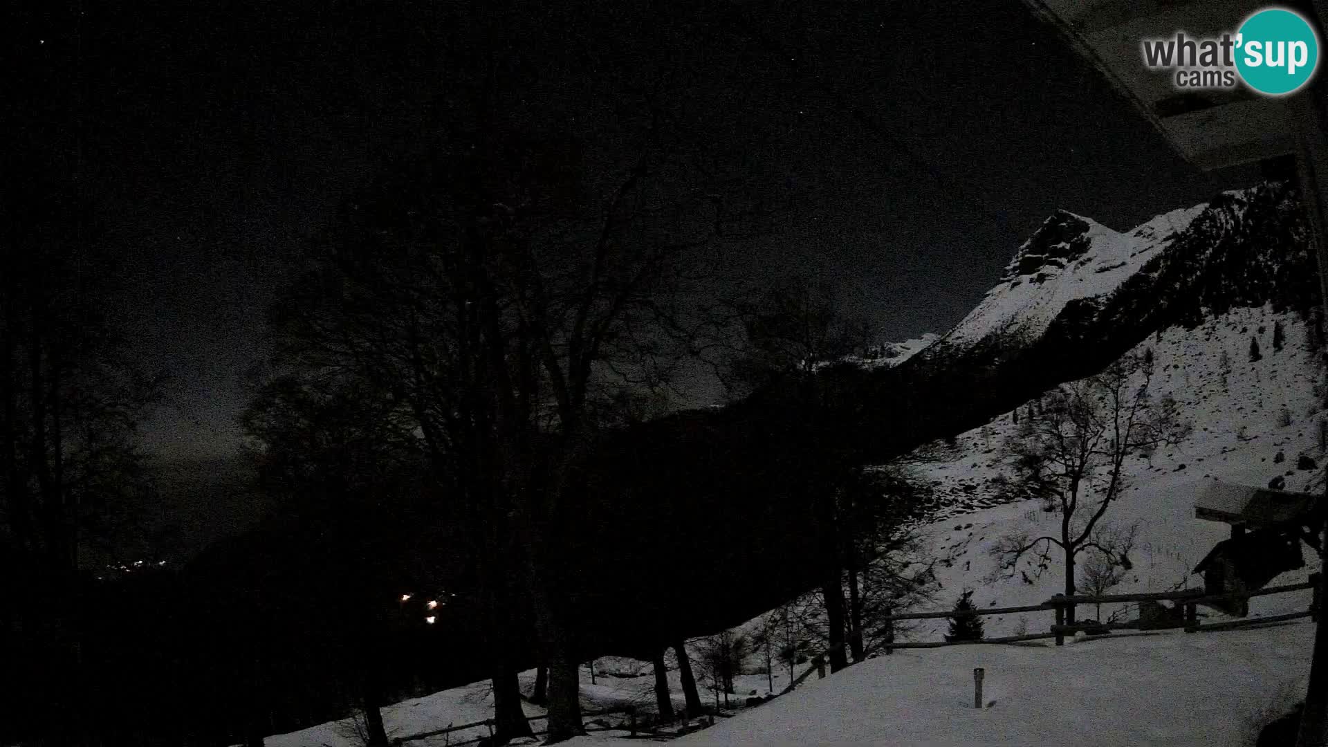 Refuge de la montagne Planina Razor caméra en direct (1315) | vue sur Tolminski Migovec