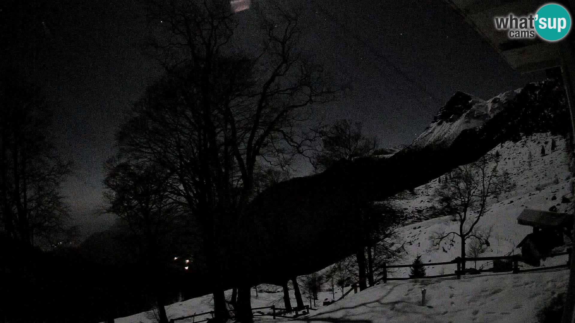 Baita di montagna Planina Razor webcam (1315) | vista su Tolminski Migovec