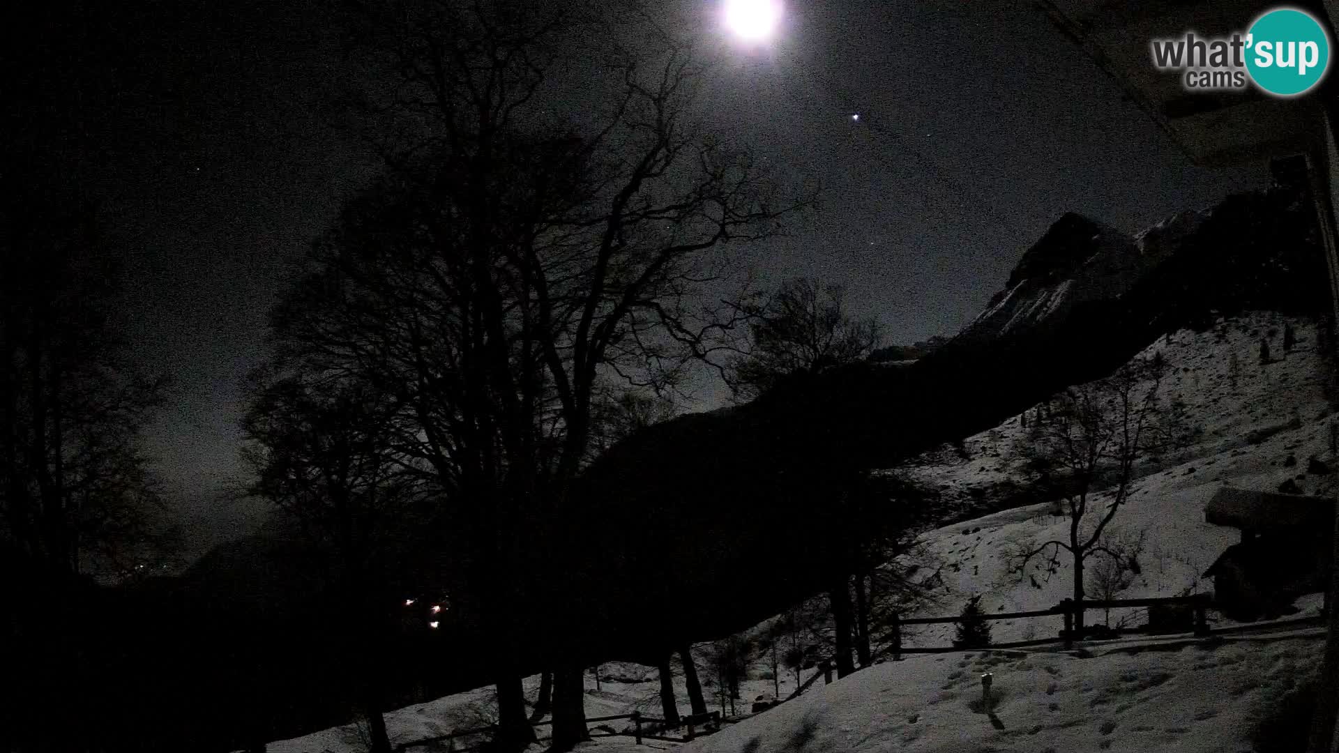 Baita di montagna Planina Razor webcam (1315) | vista su Tolminski Migovec